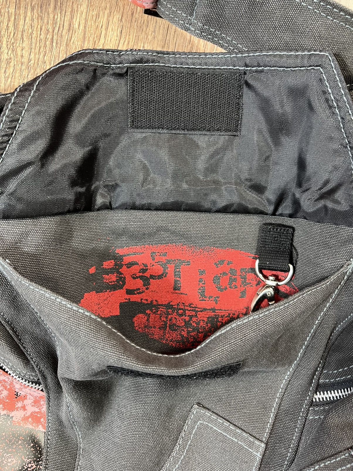 Marlboro × Vintage Vintage Marlboro Y2K Zip Sling Bag Crossbody Archive Size ONE SIZE - 8 Thumbnail