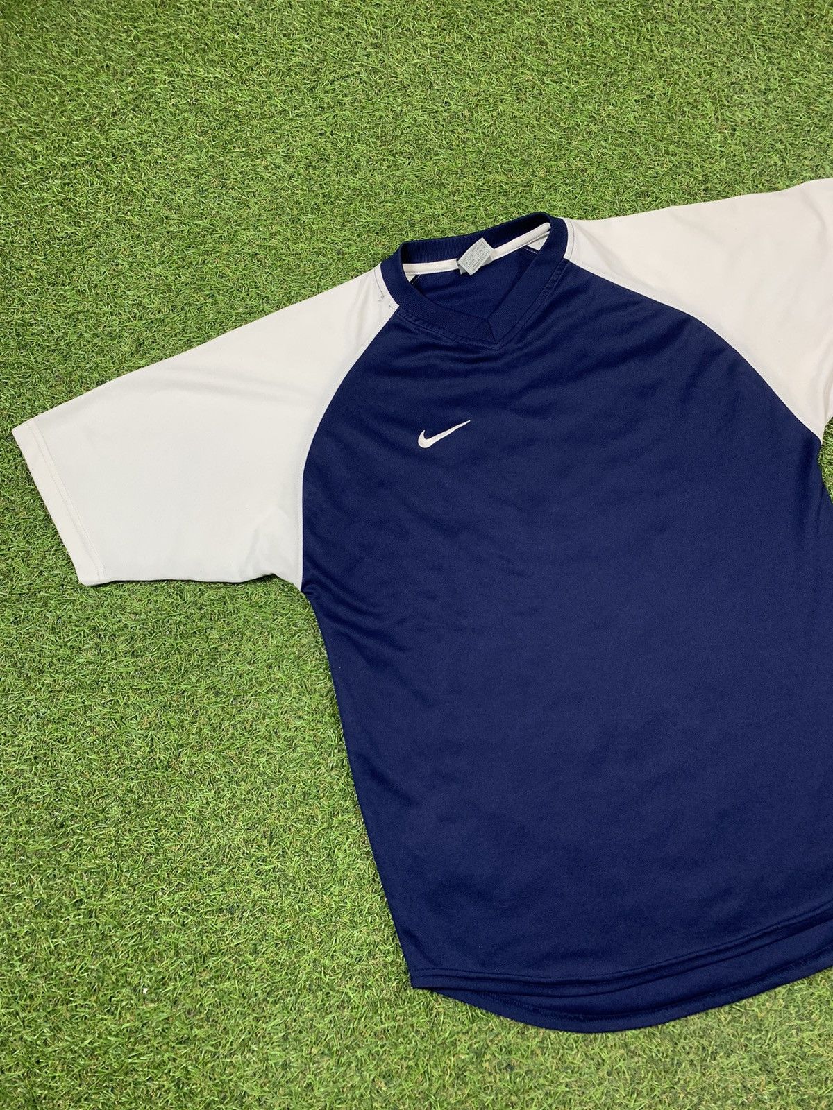 Nike Vintage 90s Nike tee jersey streetwear style size S Size US S / EU 44-46 / 1 - 2 Thumbnail