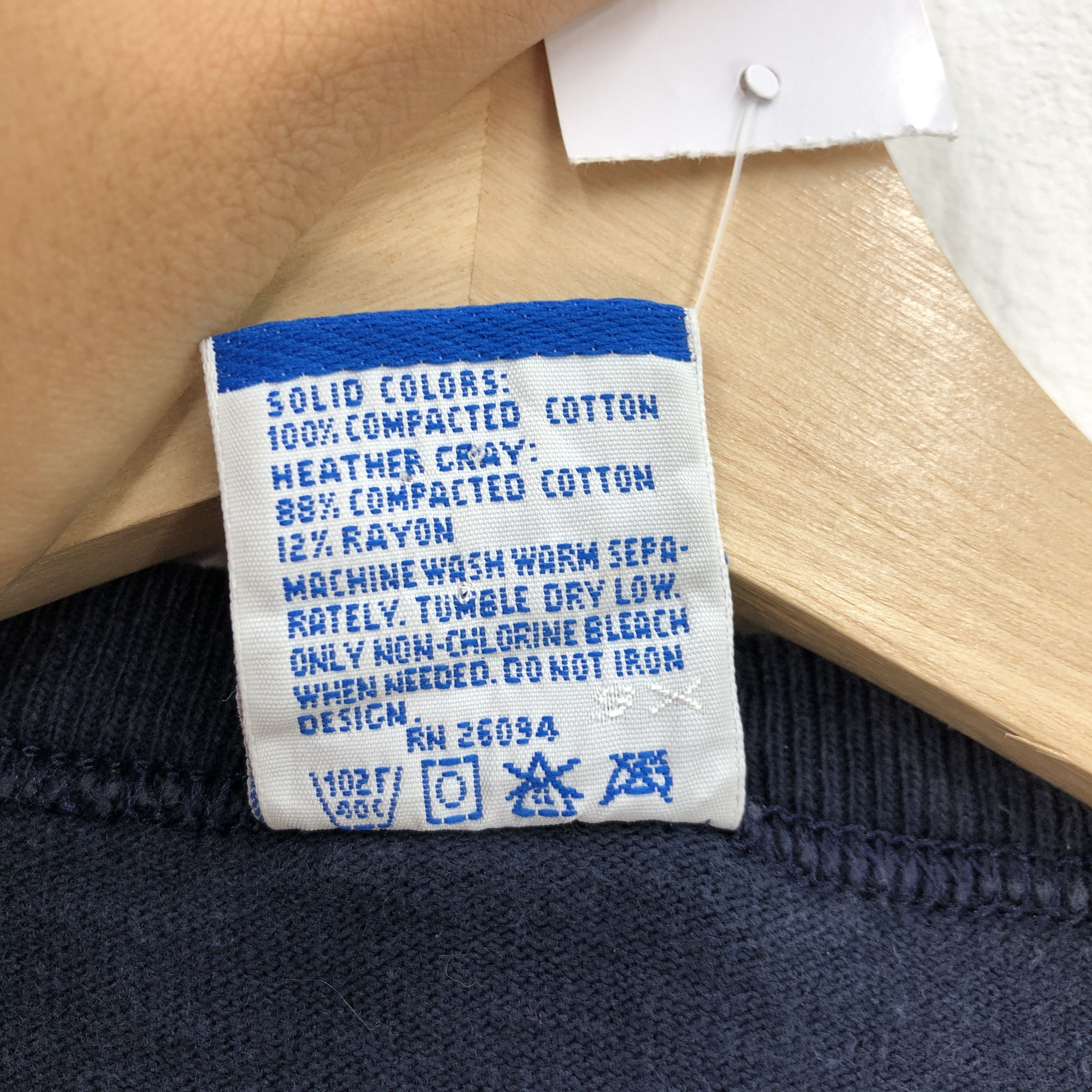 Champion Vintage 90s Champion T Shirt Champion Cross Training Tees Size US L / EU 52-54 / 3 - 4 Thumbnail