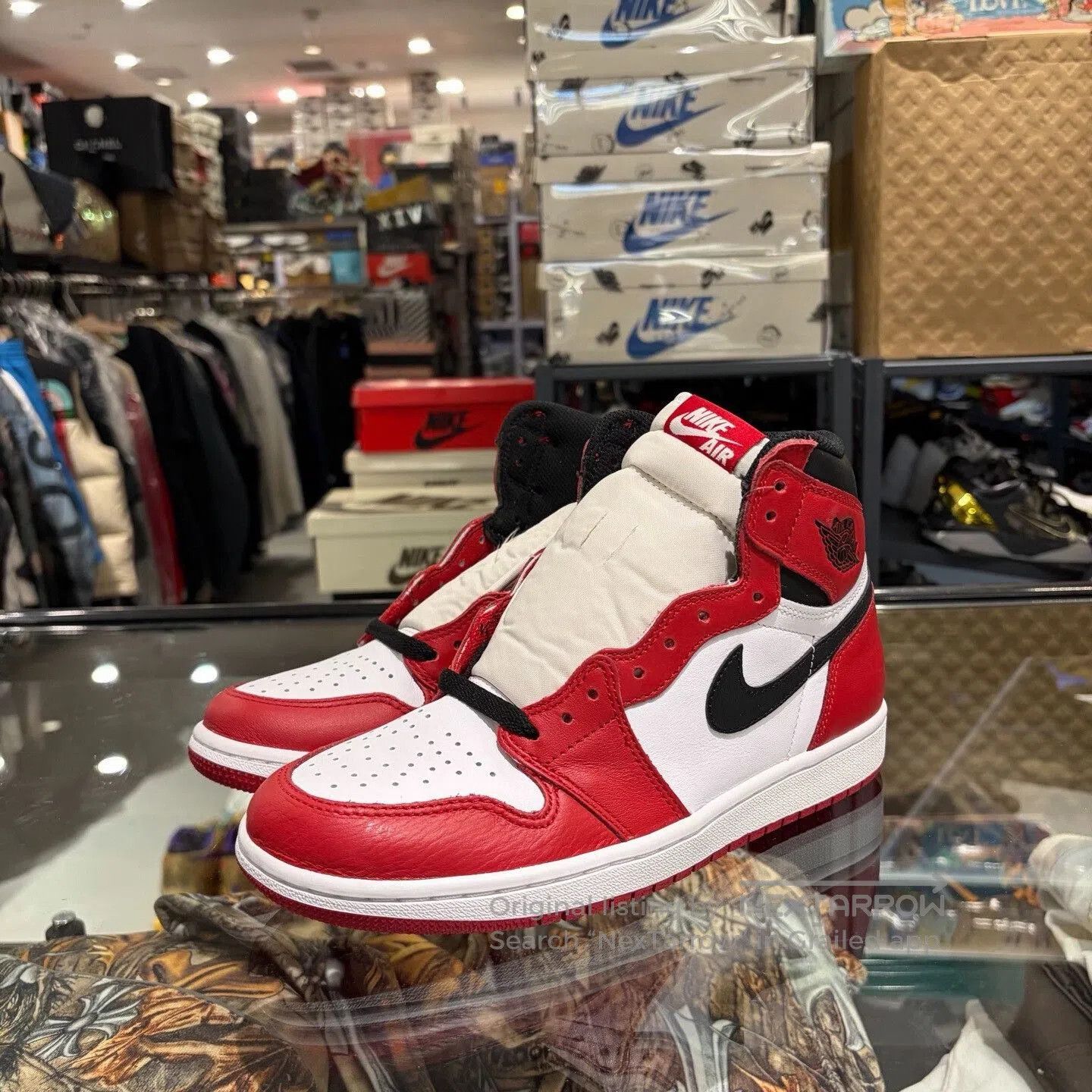 Jordan Brand Air Jordan 1 Retro Chicago 2015. Size US 9 / EU 42 - 1 Thumbnail