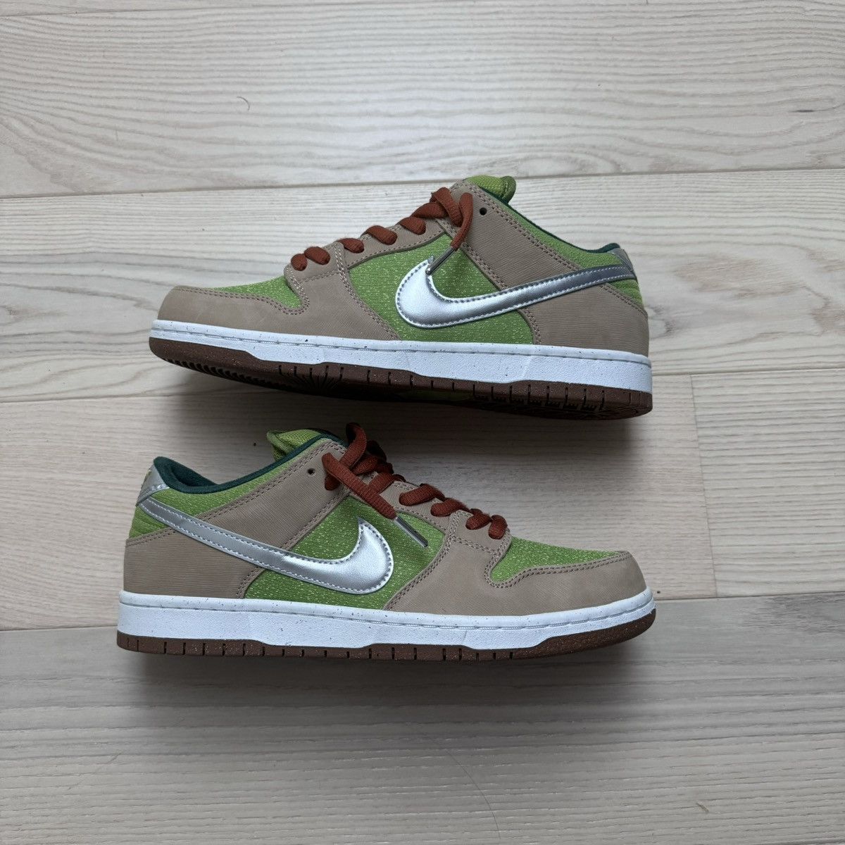 Nike Nike SB Dunk Low Escargot Size US 10.5 / EU 43-44 - 3 Thumbnail