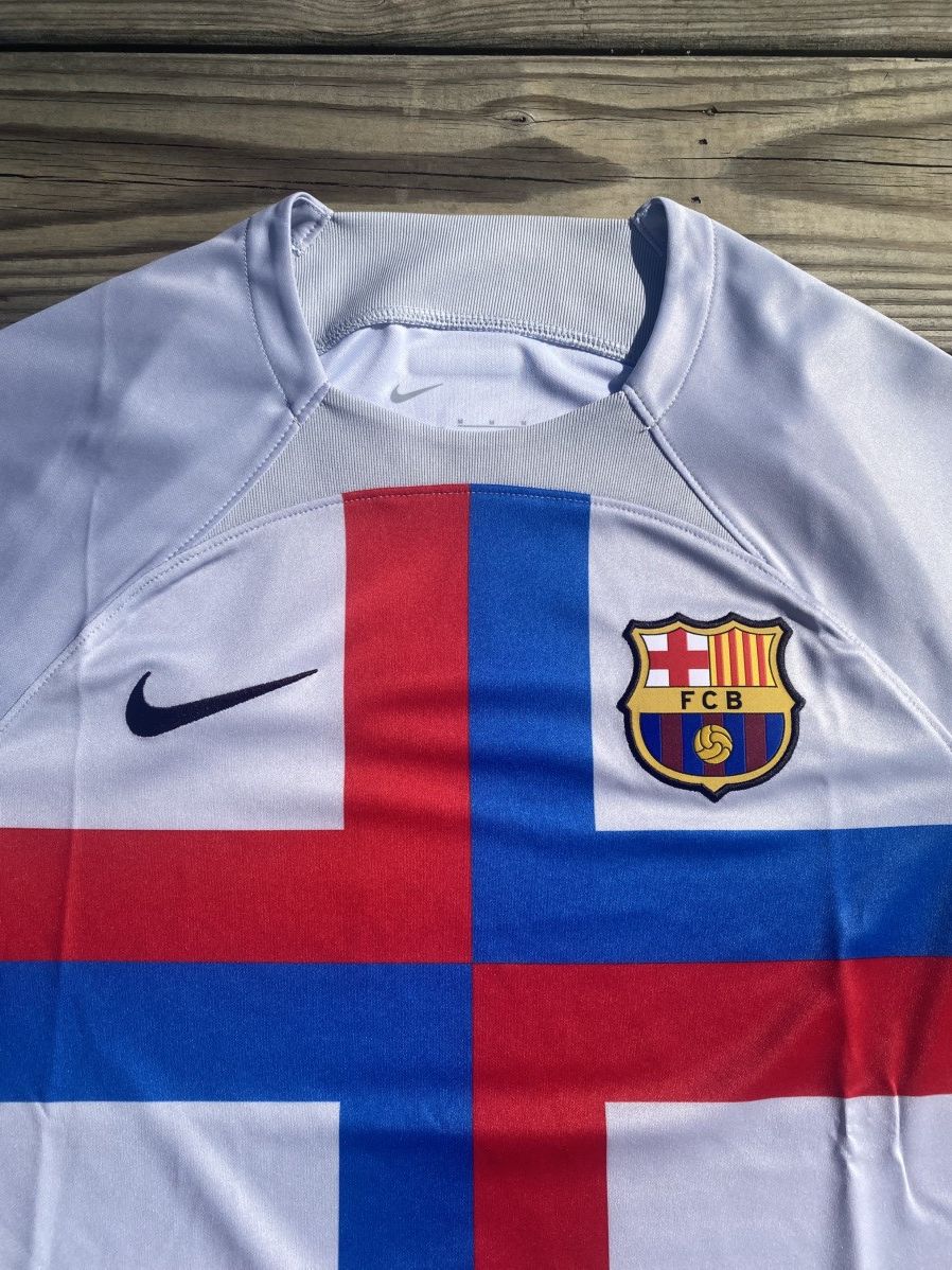 Nike FC Barcelona 2022/23 Jersey Size US M / EU 48-50 / 2 - 3 Thumbnail