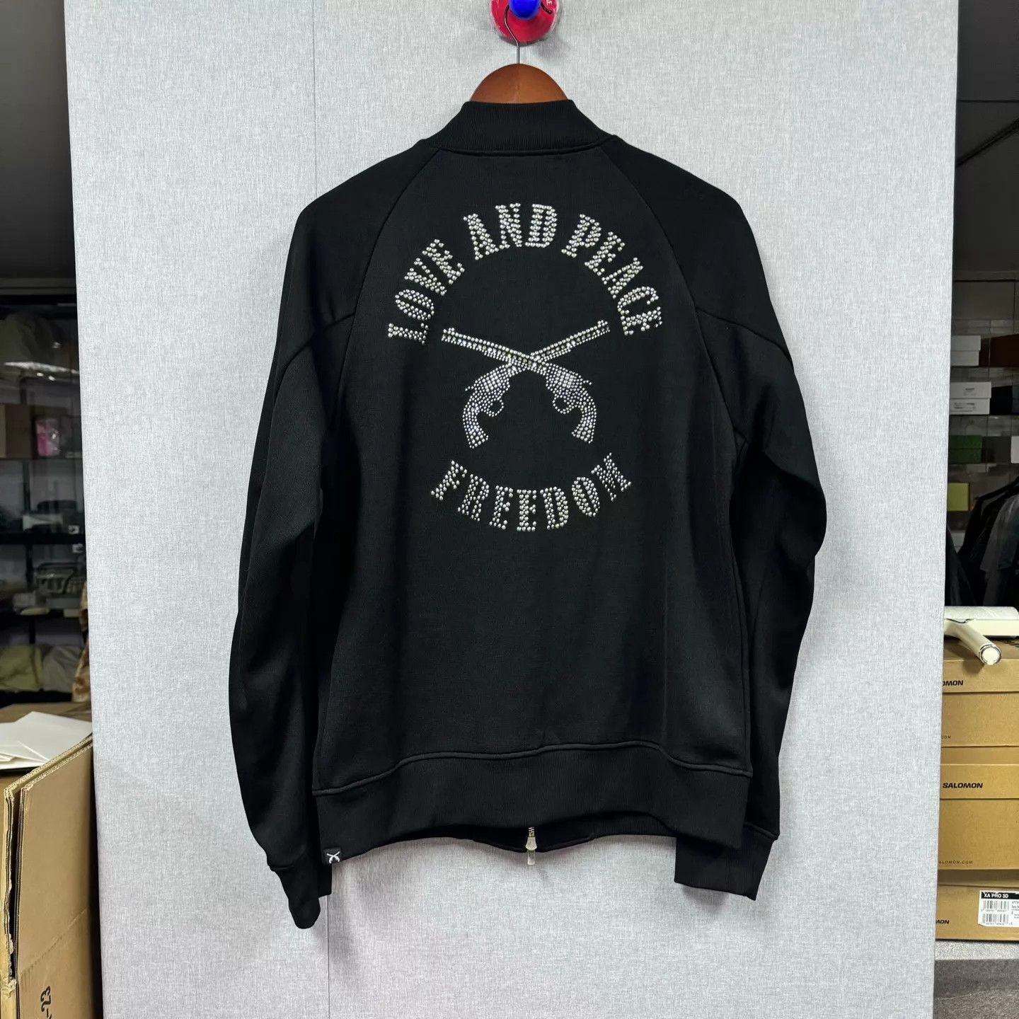 roarguns Roar guns Double Barrel Rhinestone Back Size 4 Mint Size US XL / EU 56 / 4 - 2 Thumbnail