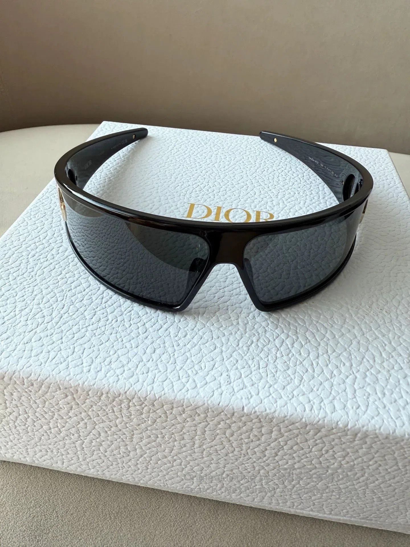 Dior Dior VeryDior M1U Sunglasses. Size ONE SIZE - 1 Thumbnail