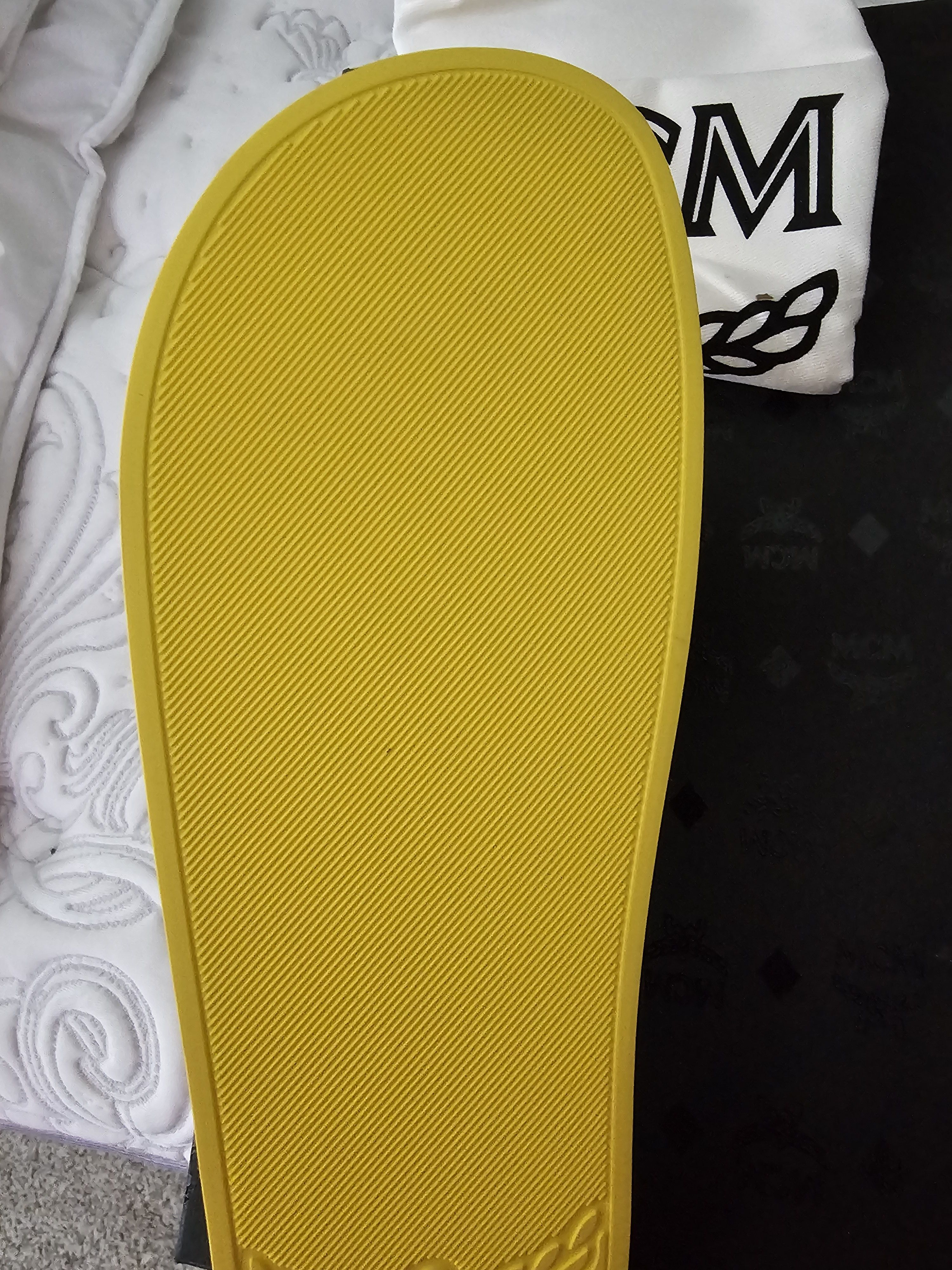 MCM MCM yellow slides Size US 7.5 / IT 37.5 - 10 Thumbnail