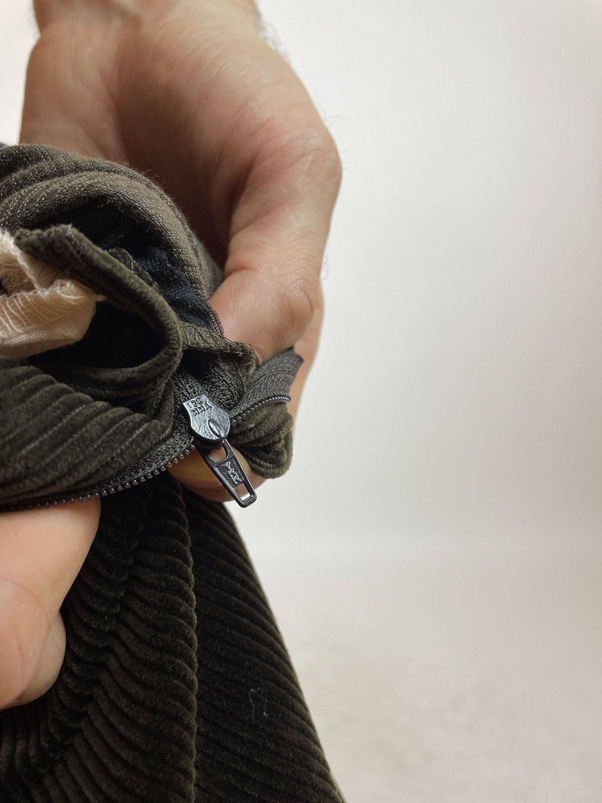Lacoste LACOSTE VINTAGE VELVET Brown Pleated TROUSERS PANTS size F44 Size US 34 / EU 50 - 13 Thumbnail