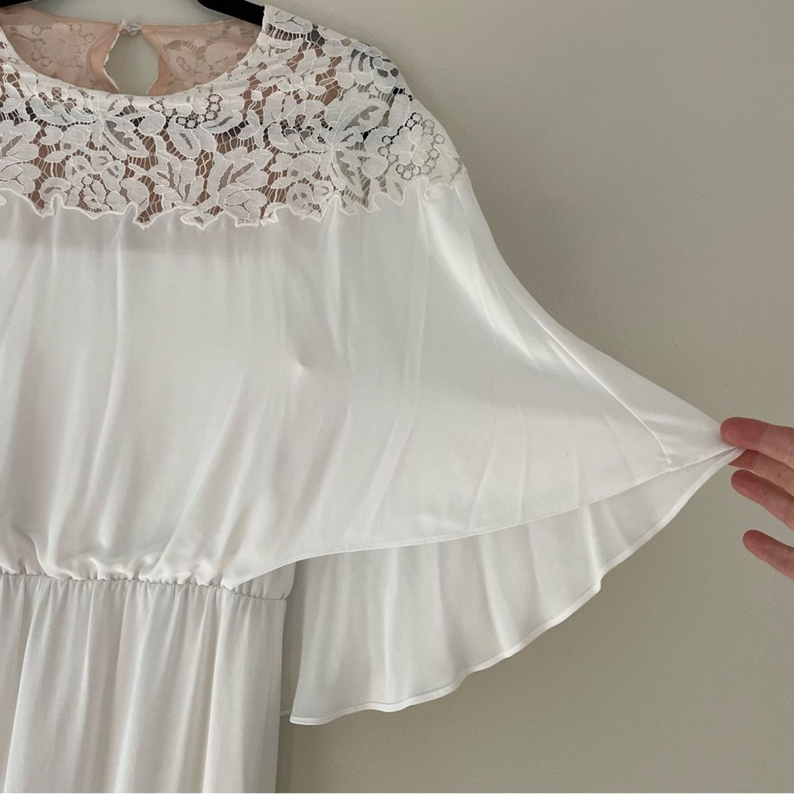 Bcbgmaxazria BCBGMaxAzria Lacie Lace Batwing Cape Midi Dress White XS Size XS / US 0-2 / IT 36-38 - 6 Thumbnail