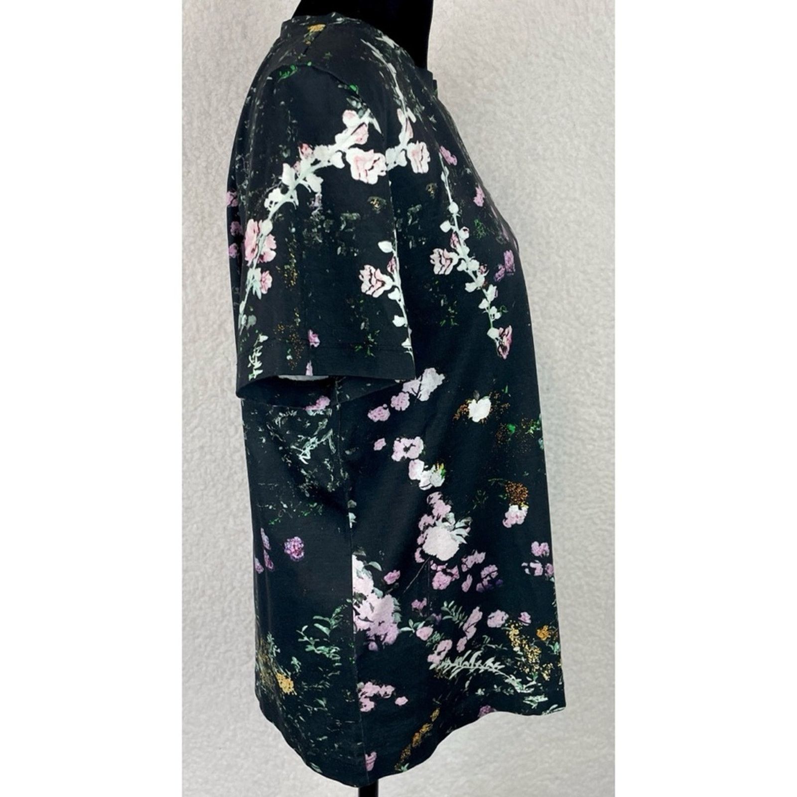 3.1 Phillip Lim 3.1 PHILLIP LIM • Black Floral Crewneck Short Sleeve Tee Size M / US 6-8 / IT 42-44 - 8 Thumbnail