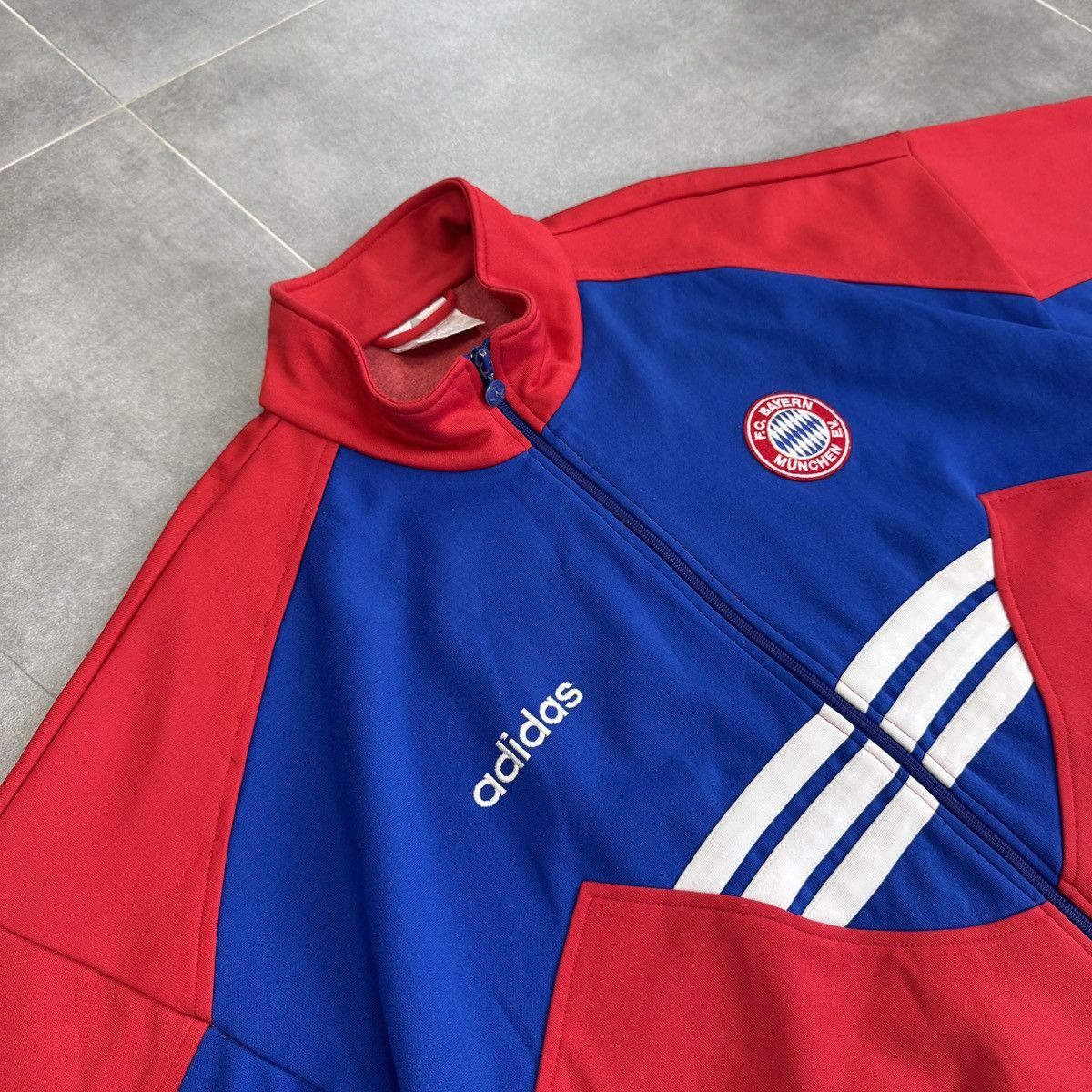 Adidas Vintage Adidas FC Bayern Munich 1993/1995 Soccer Jacket Size US L / EU 52-54 / 3 - 9 Thumbnail