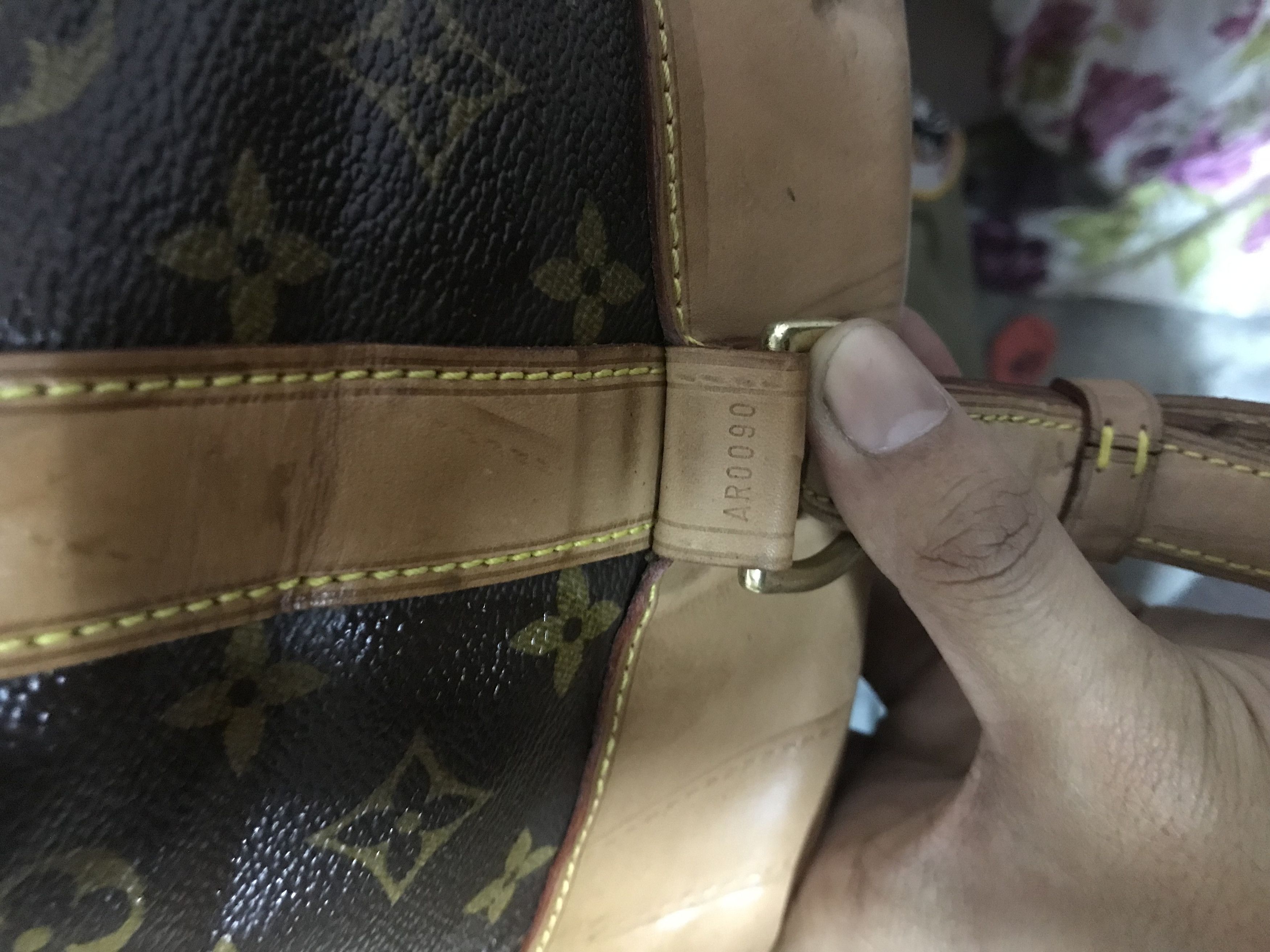 Louis Vuitton Authentic Louis Vuitton Randonnee Size ONE SIZE - 6 Thumbnail