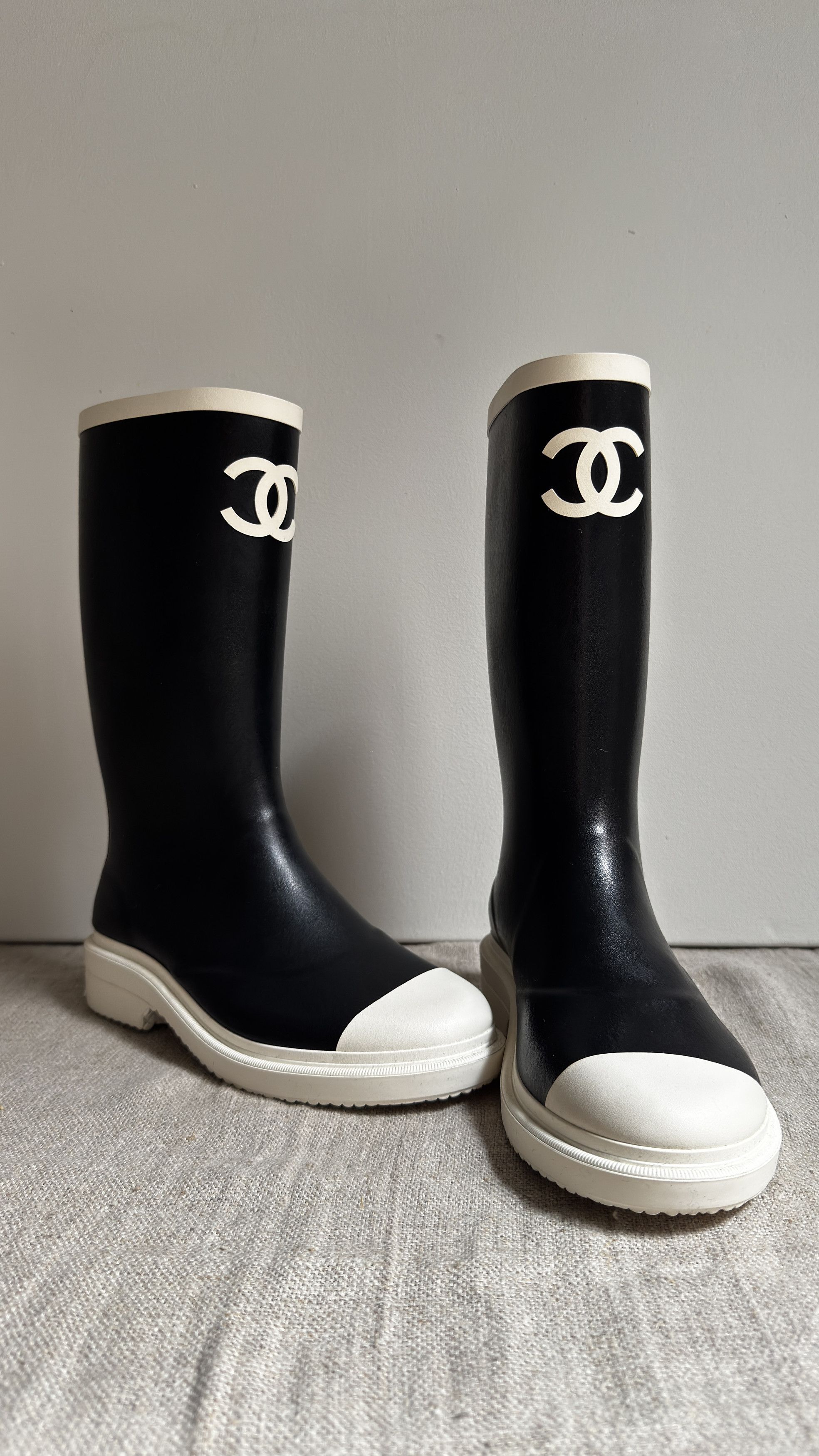 Chanel wellington rainboots Size US 8 / IT 38 - 1 Thumbnail