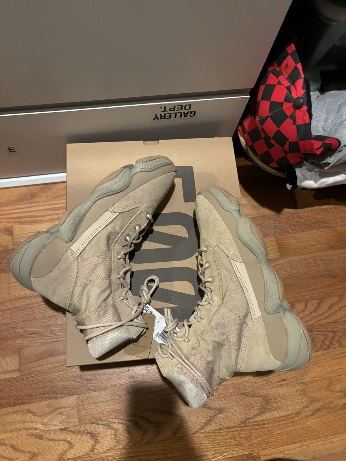 Adidas Adidas Yeezy 500 tactical utility high sand size 10.5 Size US 10.5 / EU 43-44 - 5 Thumbnail