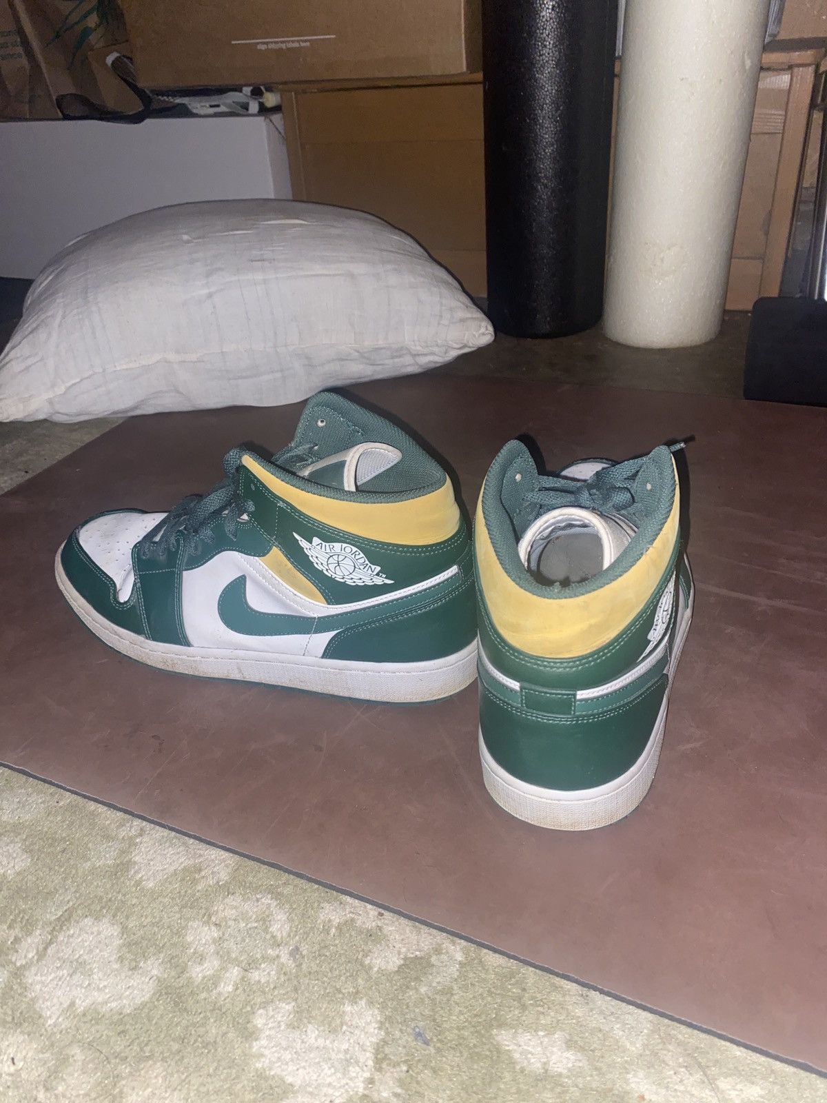 Jordan Brand White and Green Jordan 1 Hightops Size US 14 / EU 47 - 5 Thumbnail