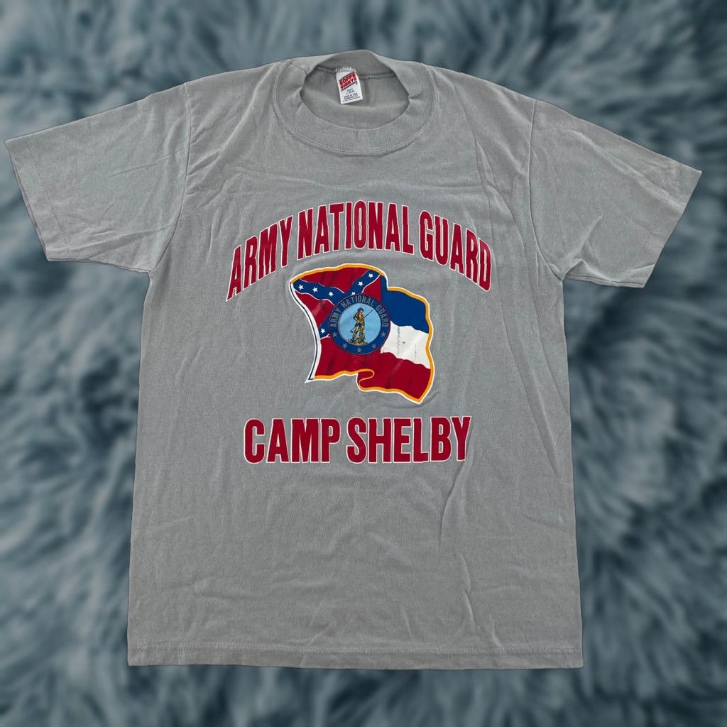 Vintage VINTAGE Soffe Army National Guard Camp Shelby Flag Shirt Adult Large Gray T-Shirt Mens 90s Size US L / EU 52-54 / 3 - 1 Thumbnail