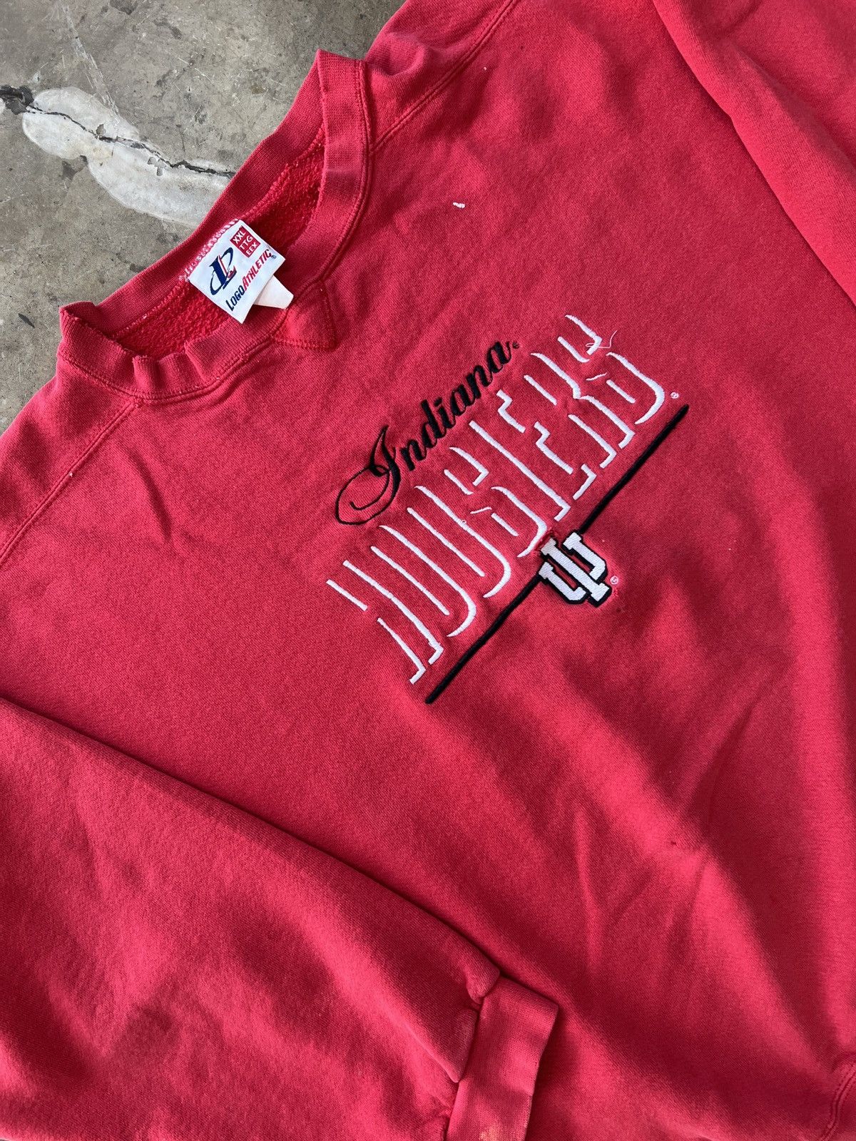 NCAA Vintage Indiana Hoosiers Logo Athletic Crewneck Sz. XXL Size US XXL / EU 58 / 5 - 1 Thumbnail