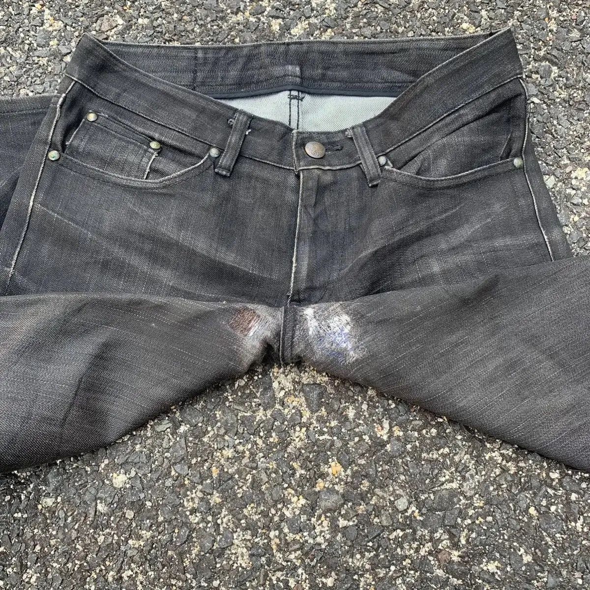 Skull Jeans by an Alchemist Skulls Y2K Japanese Vintage Jeans Faded Rugged Denim Pants Size US 33 - 14 Thumbnail
