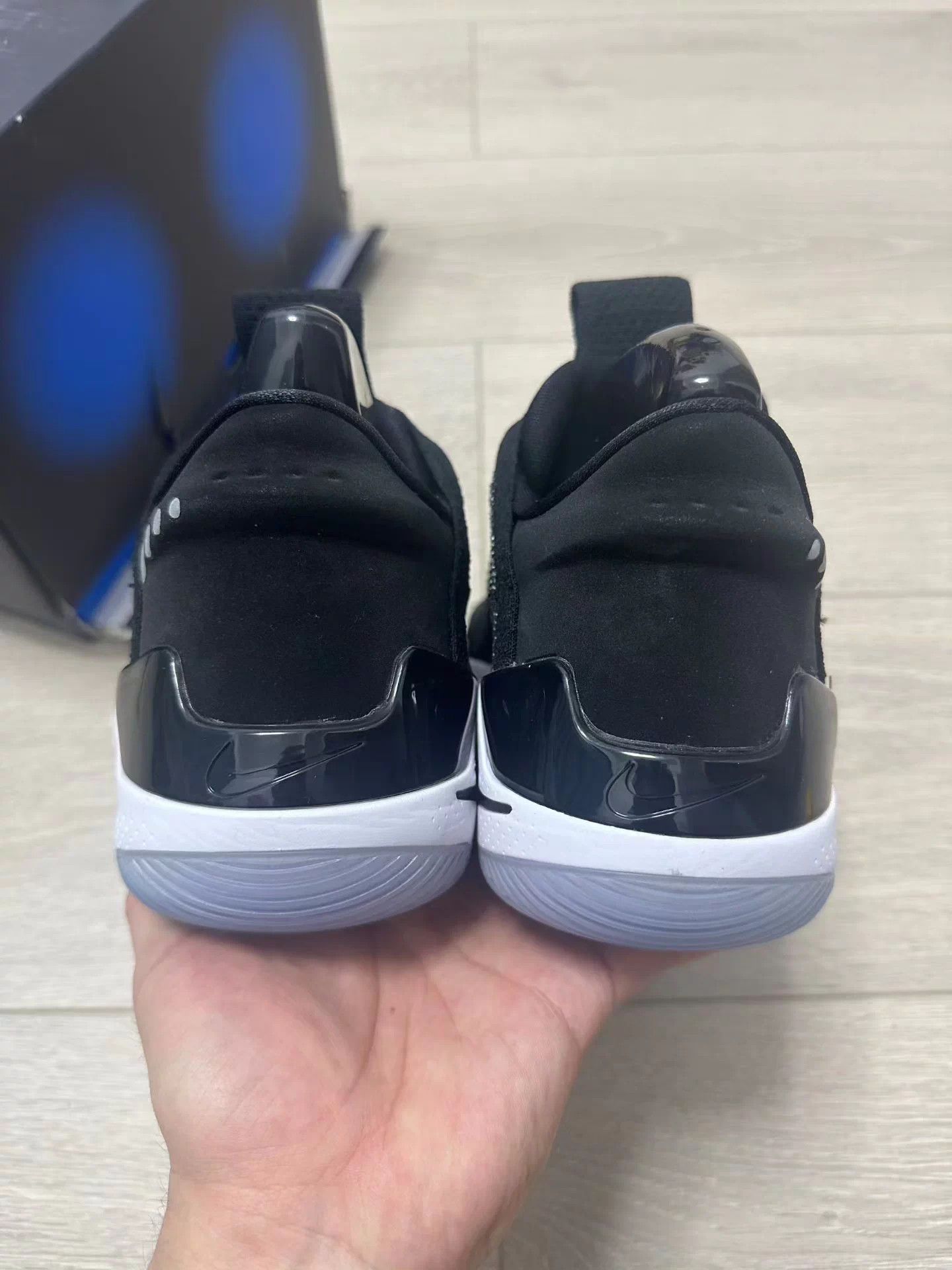 Nike adapt bb black white 41 worn original box with charging pad Size US 8 / EU 41 - 6 Thumbnail