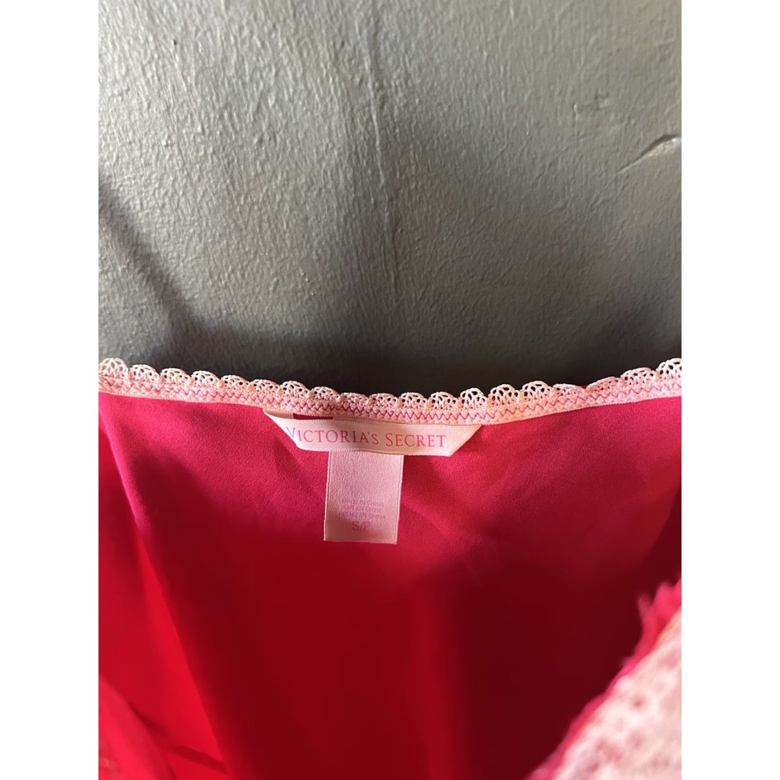 Victoria's Secret VINTAGE Victoria's Secret Womens Pink Sleeveless Sleep Top Size Small Size S / US 4 / IT 40 - 3 Thumbnail