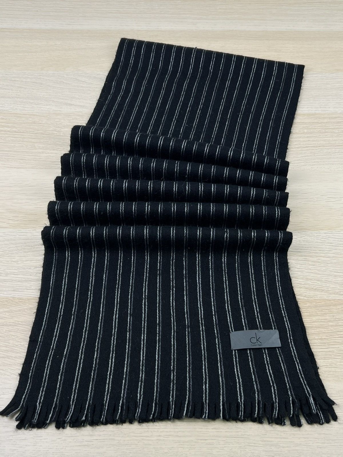 Calvin Klein Calvin Klein Scarf / Muffler / Neckwear M054 Size ONE SIZE - 5 Thumbnail