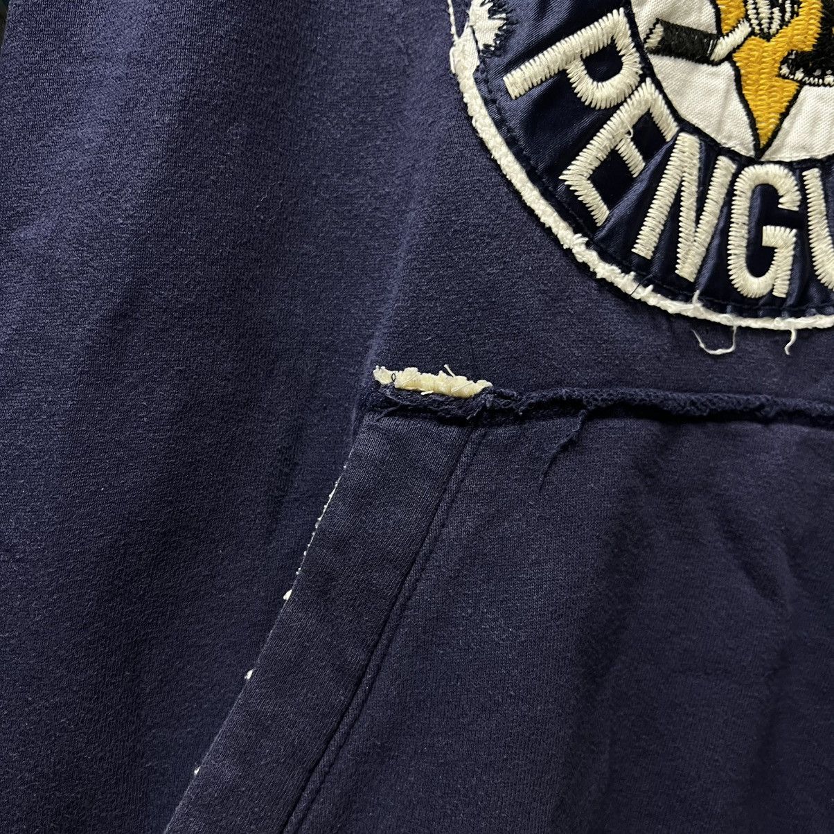 Reebok Reebok CCM Pittsburgh Penguins Hoodie Vintage 90s Style y2k Size US L / EU 52-54 / 3 - 12 Thumbnail