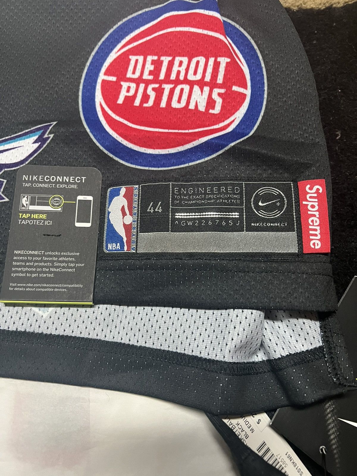 NBA × Nike × Supreme Supreme Nike NBA basketball teams jersey Knicks lakers Size US M / EU 48-50 / 2 - 3 Thumbnail