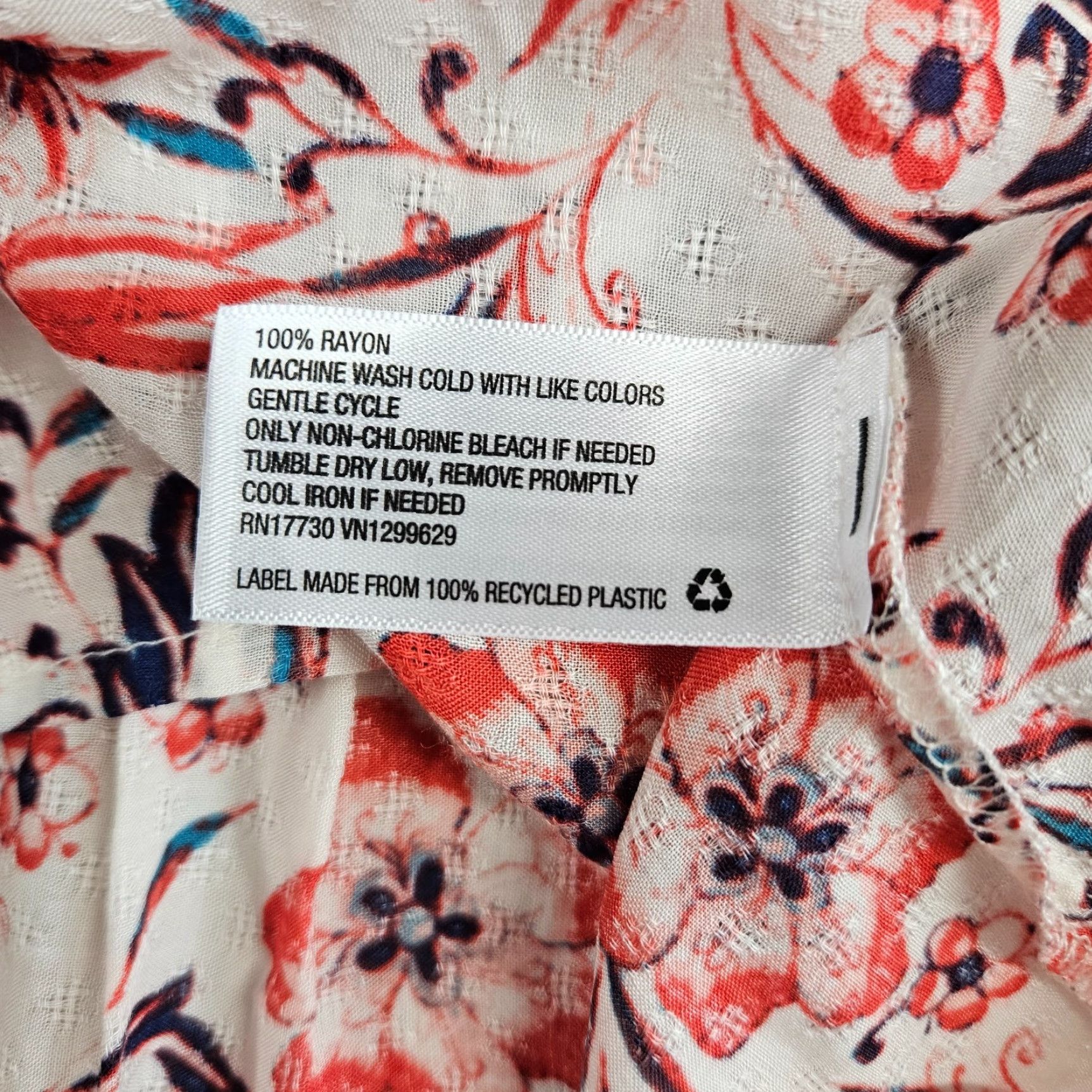 Vintage Knox Rose Womens Top XS White Red Floral Pintuck Rayon Blouse Size XS / US 0-2 / IT 36-38 - 5 Thumbnail