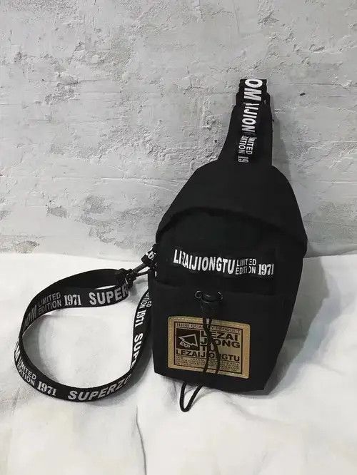 Vintage Graphic Sling Bag Size ONE SIZE - 1 Thumbnail
