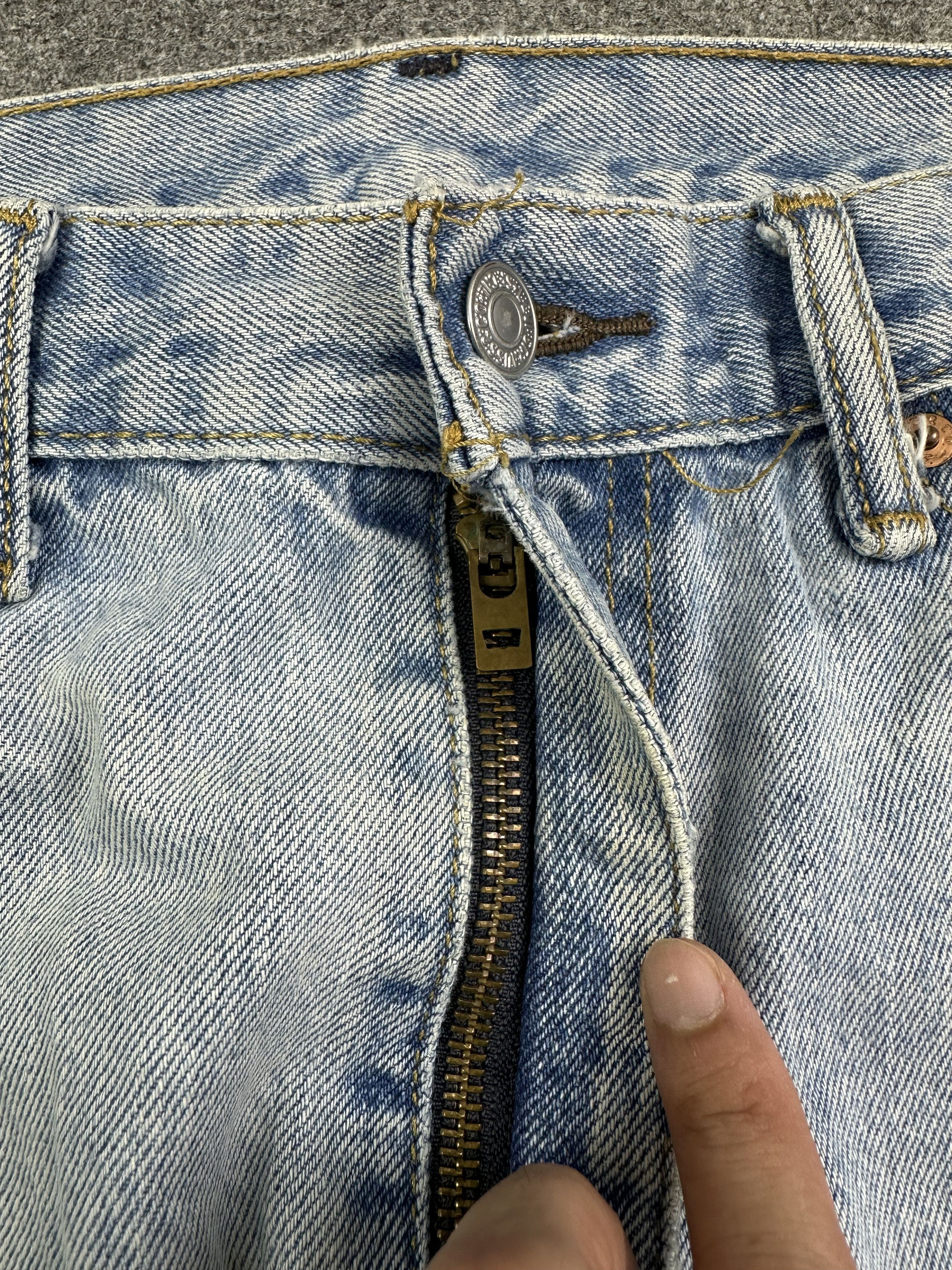 Levi's Vintage Levis 505 Faded Blue Jeans S0049 Size US 37 - 13 Thumbnail