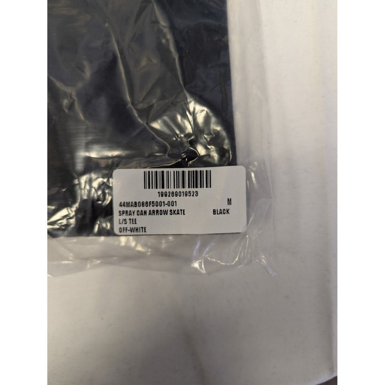 Off-White o1rshd1 Spray Can Arrow Skate L/S T-Shirt in Black Size US M / EU 48-50 / 2 - 21 Thumbnail