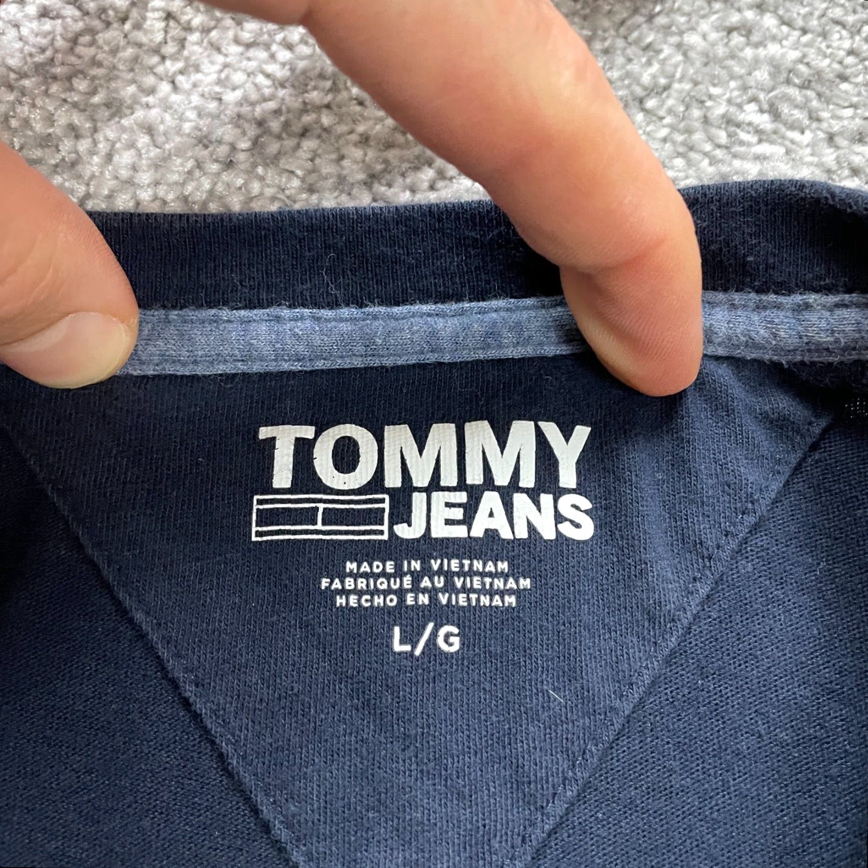 Tommy Hilfiger Tommy Hilfiger Tommy Jeans Tee T-Shirt Men Large Navy Blue Graphic Crew Neck Long Sleeve Cotton Size US L / EU 52-54 / 3 - 4 Thumbnail