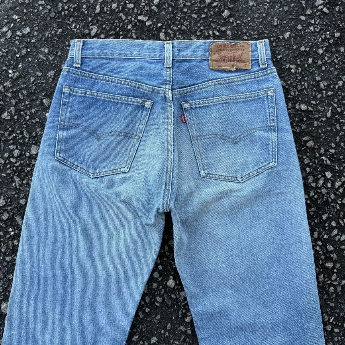 Levi's Vintage Clothing VINTAGE LEVI’S 501 USA LIGHT WASH RIPPED JEAN DENIM PANTS Size US 31 - 10 Thumbnail