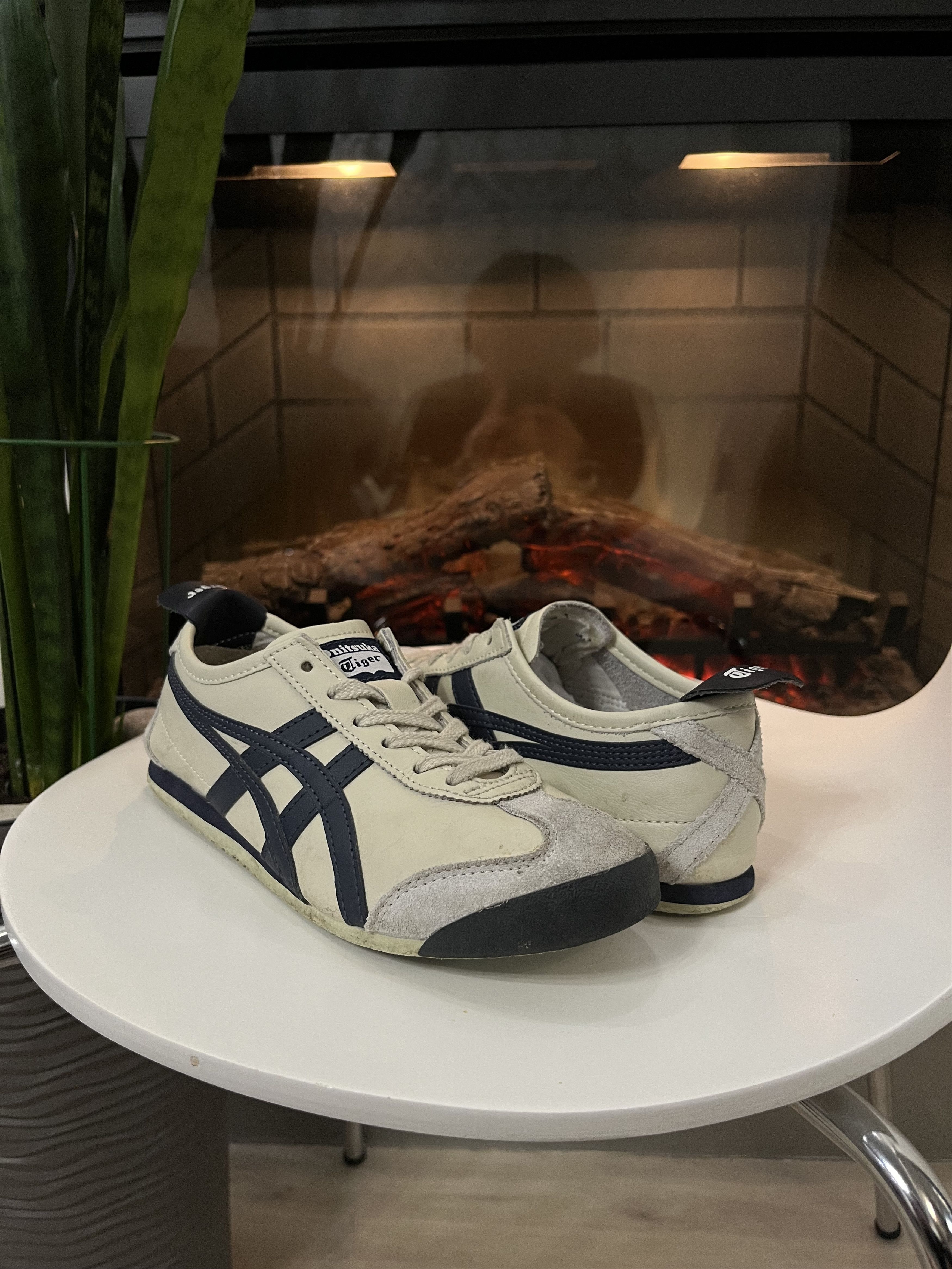 Asics 🔥00'ONITSUKA TIGER ASICS MEXICO 66 VINTAGE LEATHER SNEAKERS Size US 7 / IT 37 - 2 Thumbnail