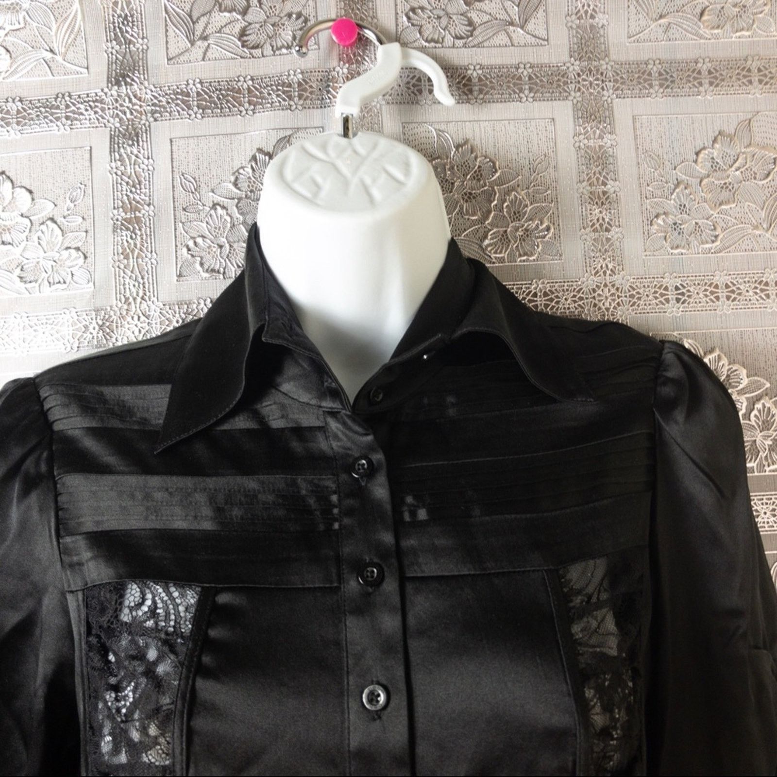 Bebe NWT Bebe Black Silk Floral Button Down Shirt Size XS / US 0-2 / IT 36-38 - 4 Thumbnail