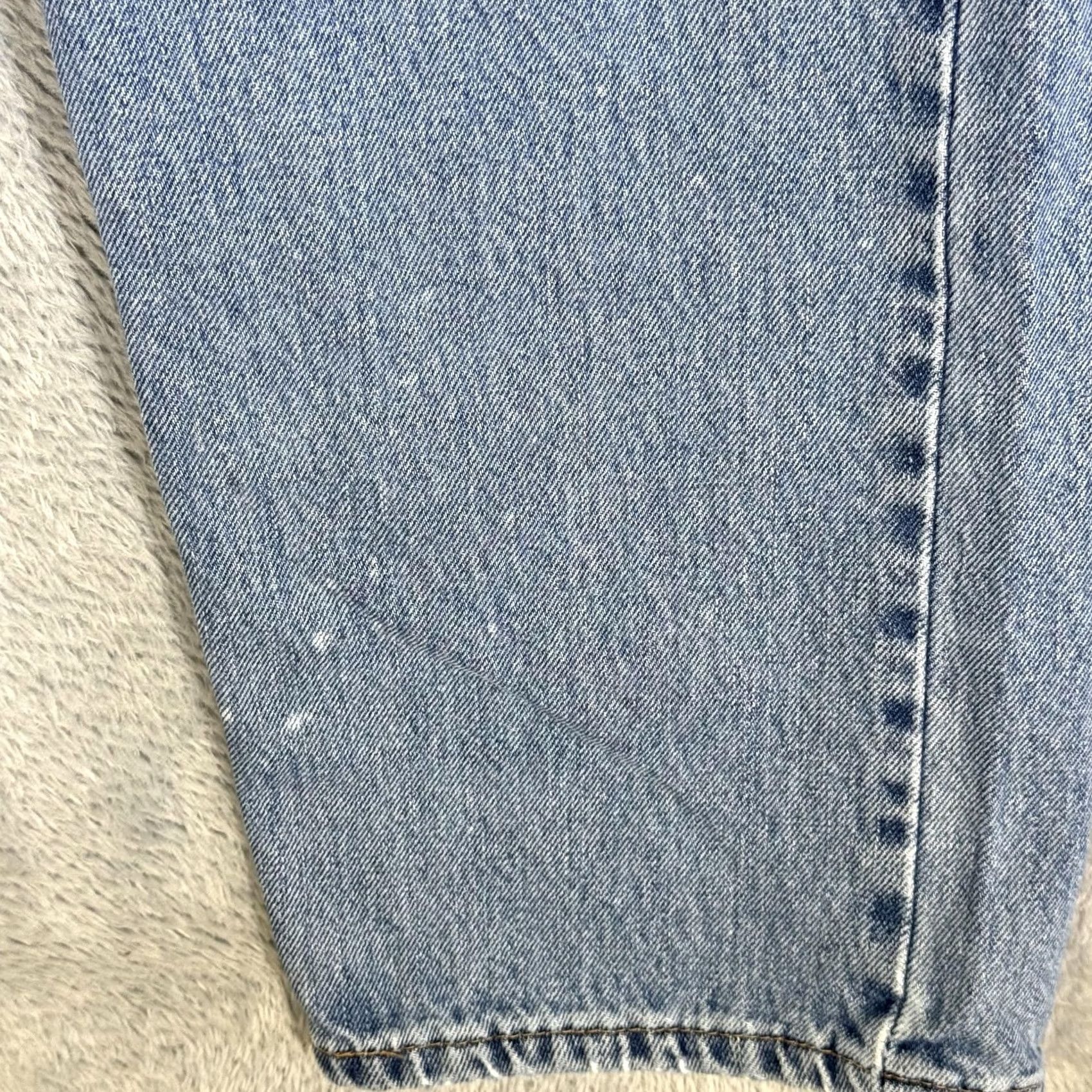 Levi's Levis 505 Jeans Mens 40x30 Blue Light Wash Straight Leg Denim Classic Zip Fly Size US 40 / EU 56 - 3 Thumbnail