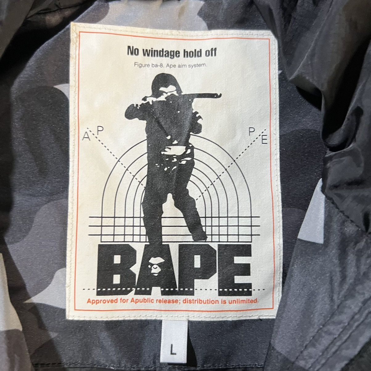 Bape BAPE FW19 Black Gradation Camo Shark Mask Windbreaker Jacket Size US L / EU 52-54 / 3 - 14 Thumbnail