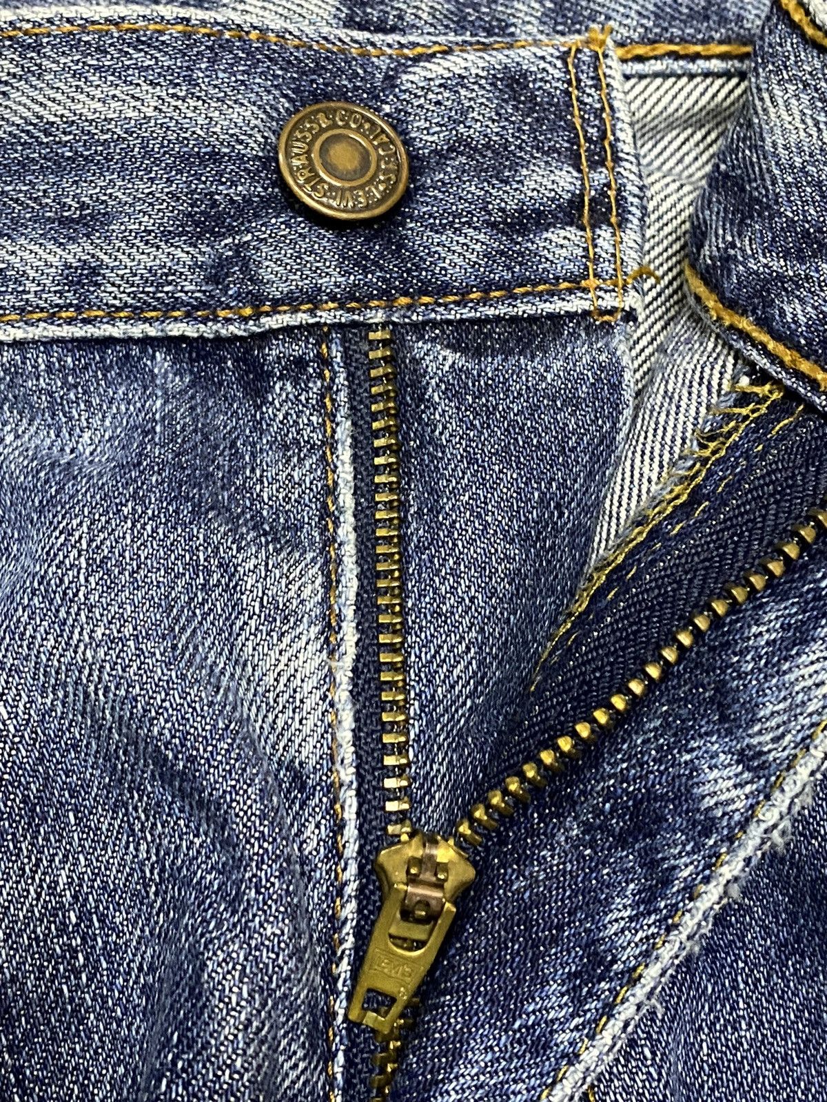 Levi's Vintage Clothing Vintage Levis505 90s Blue Wash Distressed Jeans Size US 34 / EU 50 - 6 Thumbnail