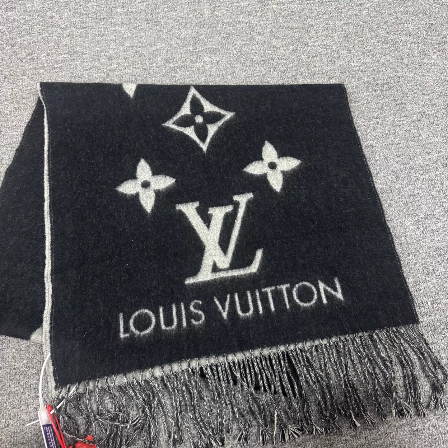 Louis Vuitton LV Black Gray Monogram Fringe Cashmere Scarf 99N Size ONE SIZE - 3 Thumbnail