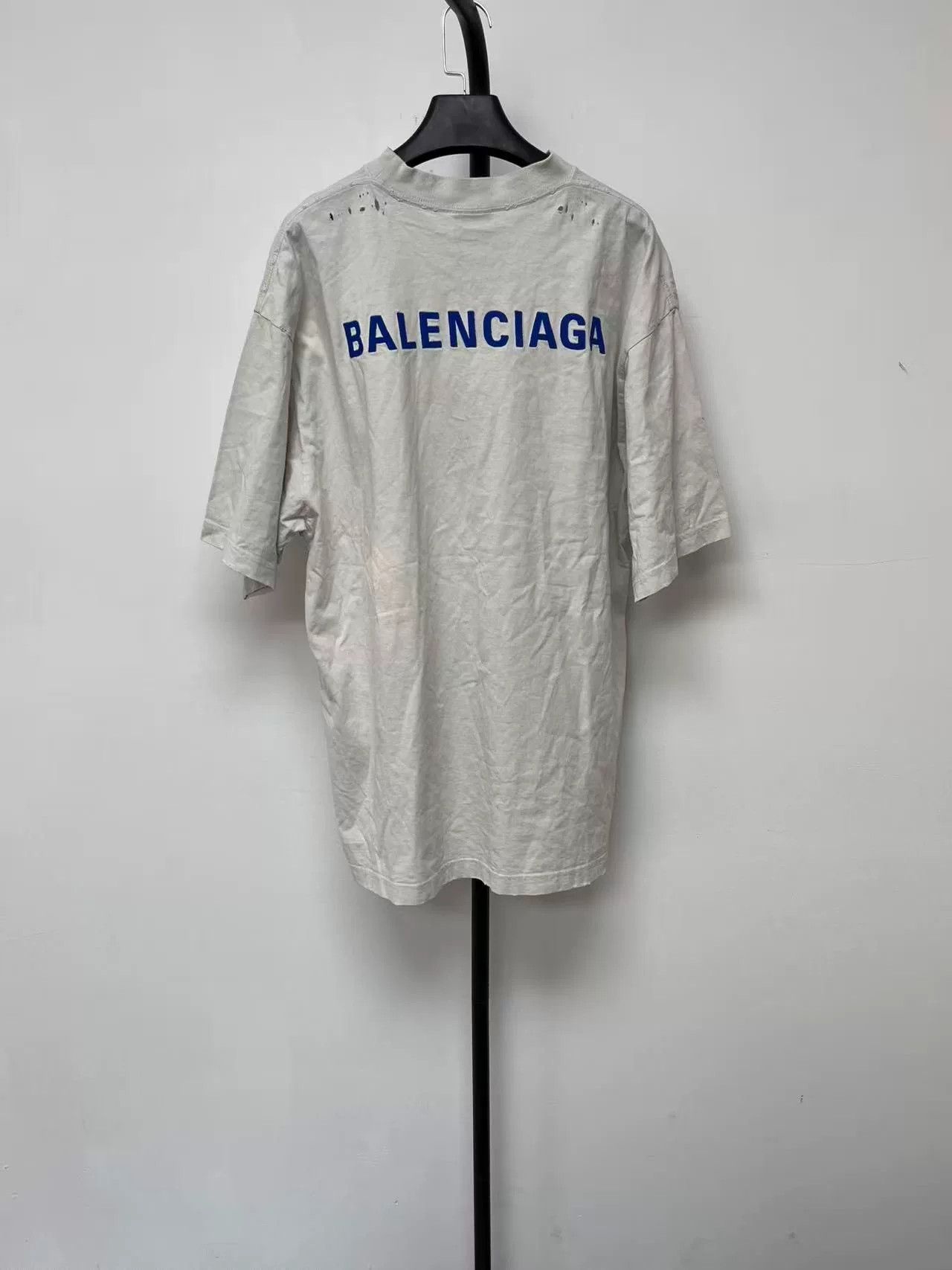 Balenciaga Balenciaga Distressed Embroidered Crewneck T-shirt Size US M / EU 48-50 / 2 - 1 Thumbnail