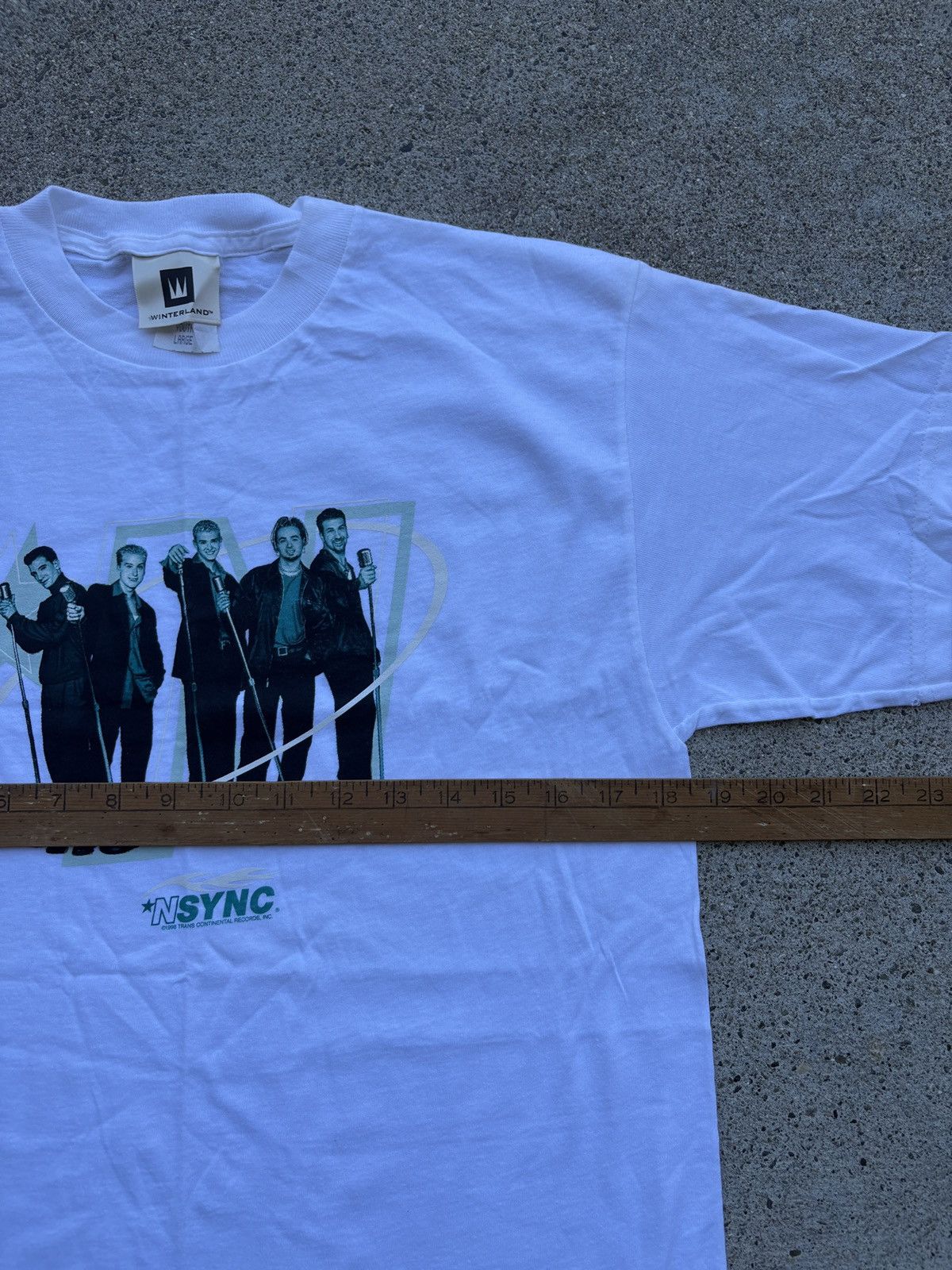 Tultex Vintage 1998 Winterland “NSYNC” Pop Band White Shirt Size L Size US L / EU 52-54 / 3 - 8 Thumbnail