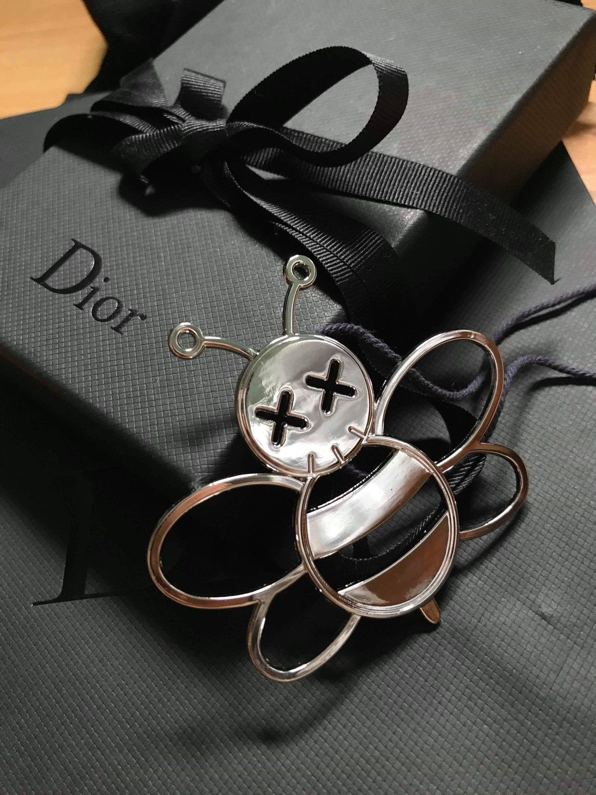 Dior × Kaws Dior x KAWS Bee Metal Ornament Size ONE SIZE - 1 Thumbnail