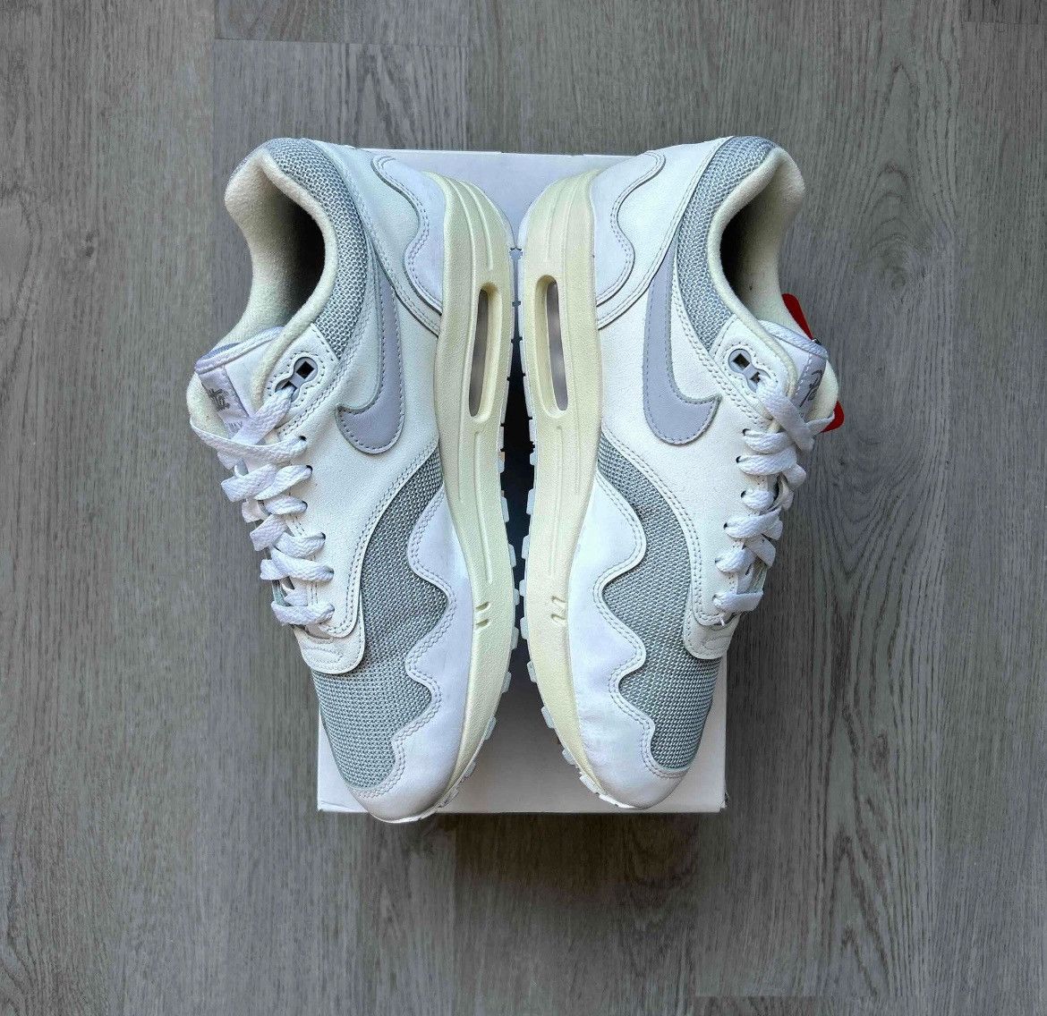 Nike × Patta Size 9 - Nike Patta Air Max 1 Waves White Pure Platinum Size US 9 / EU 42 - 9 Thumbnail