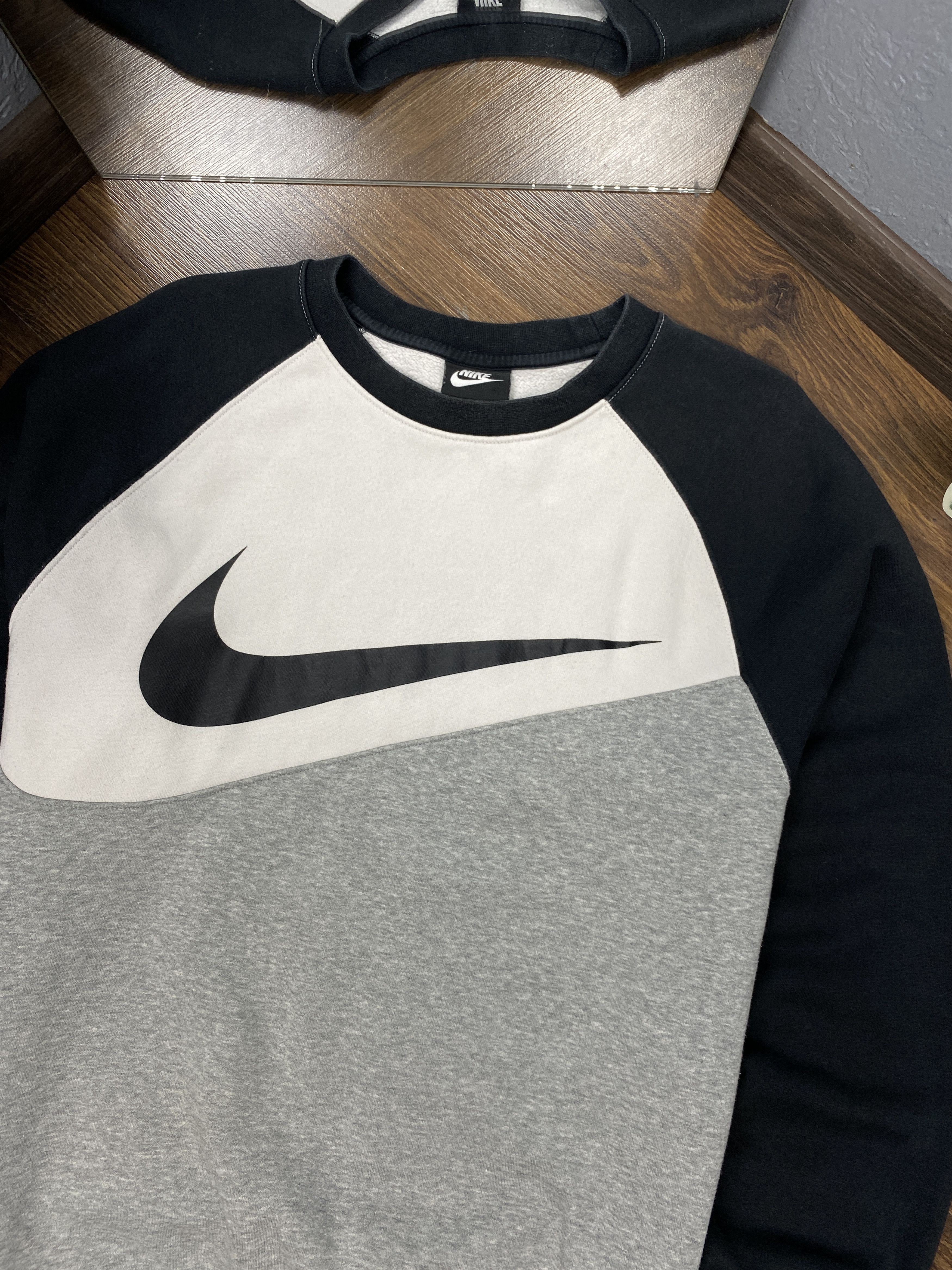 Nike Nike Mens Crew Neck Big Swoosh Sweatshirt Size US L / EU 52-54 / 3 - 2 Thumbnail