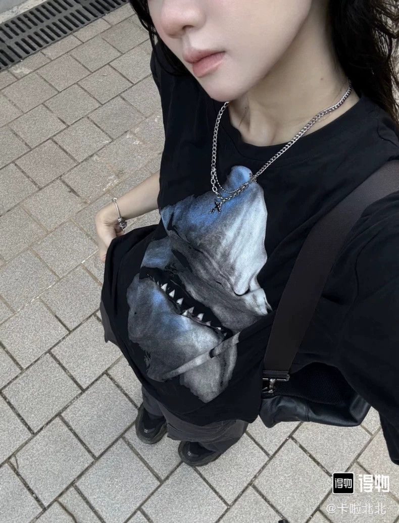 Givenchy Givenchy Black Shark Printed Short Sleeve Size US XS / EU 42 / 0 - 9 Thumbnail