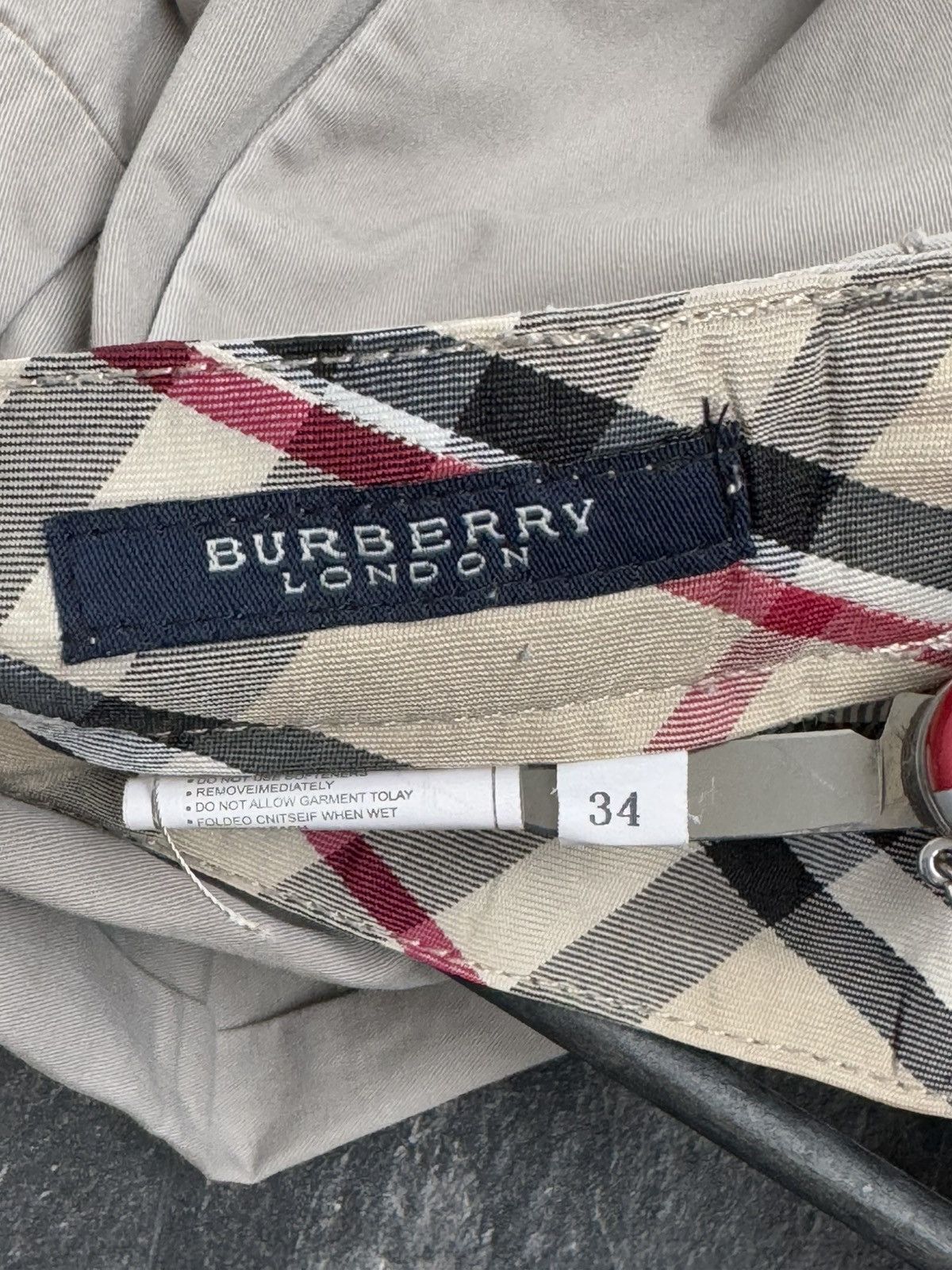 Burberry × Vintage Vintage Burberry Nylon Pants Size US 34 / EU 50 - 6 Thumbnail