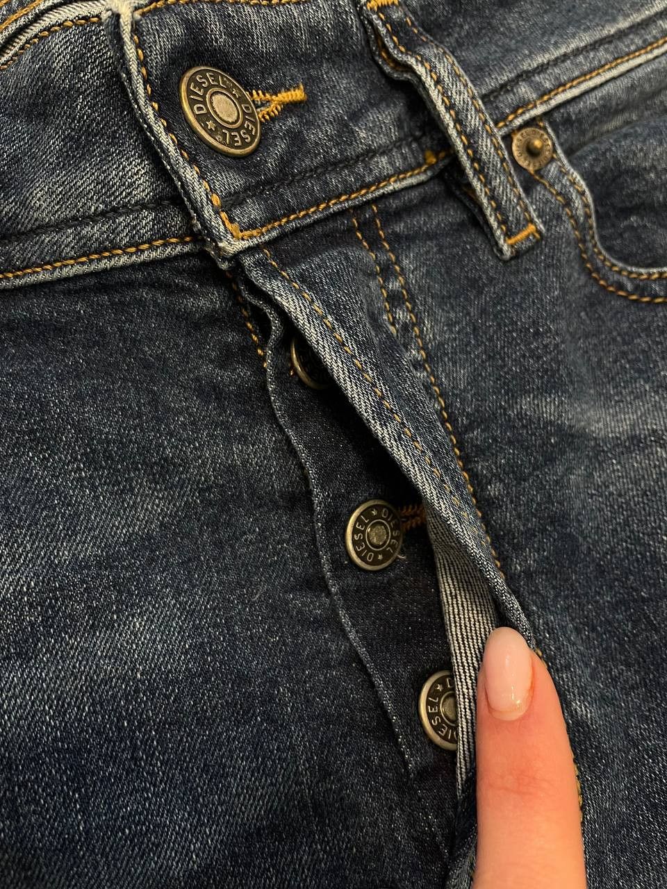 Diesel Vintage Diesel Jeans Made in Italy W30 Straight Fit Y2K Size US 30 / EU 46 - 12 Thumbnail
