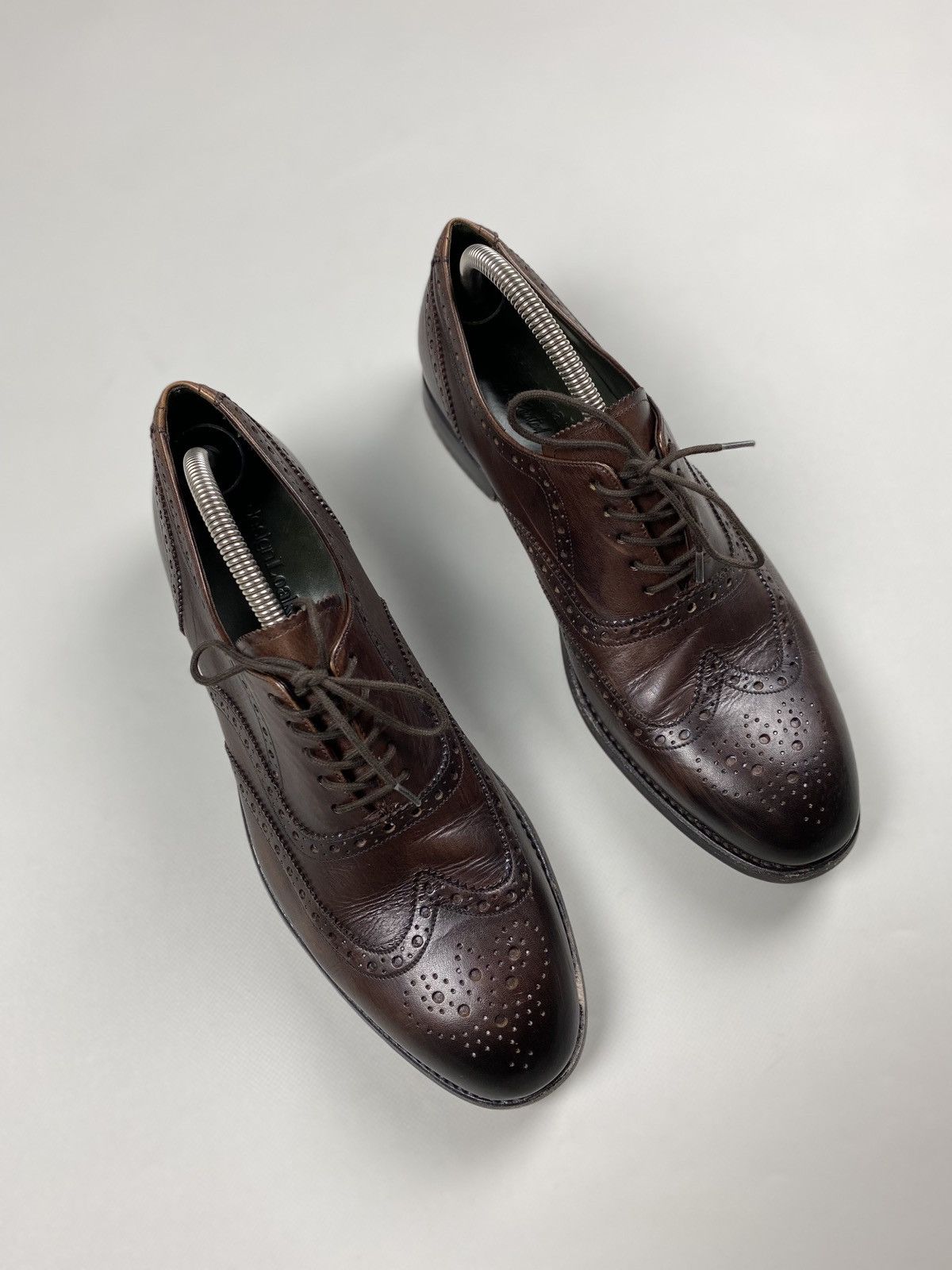 Loake Loake men’s leather formal brogue shoes size UK 9 / US 10 Size US 10 / EU 43 - 3 Thumbnail