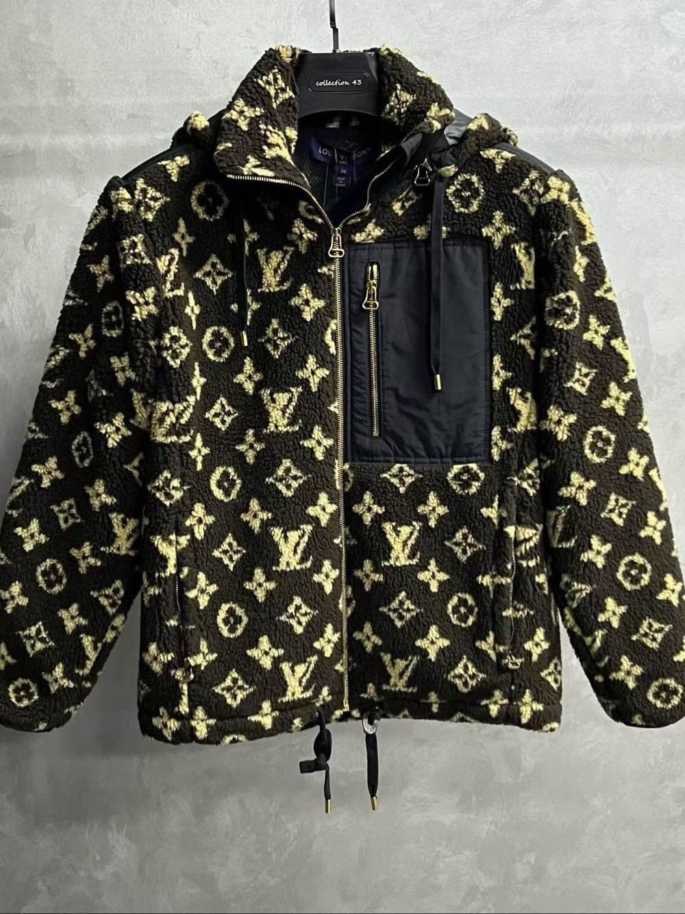 Louis Vuitton Louis Vuitton Monogram Fleece Zip Jacket Size 34 Size XS / US 0-2 / IT 36-38 - 1 Thumbnail