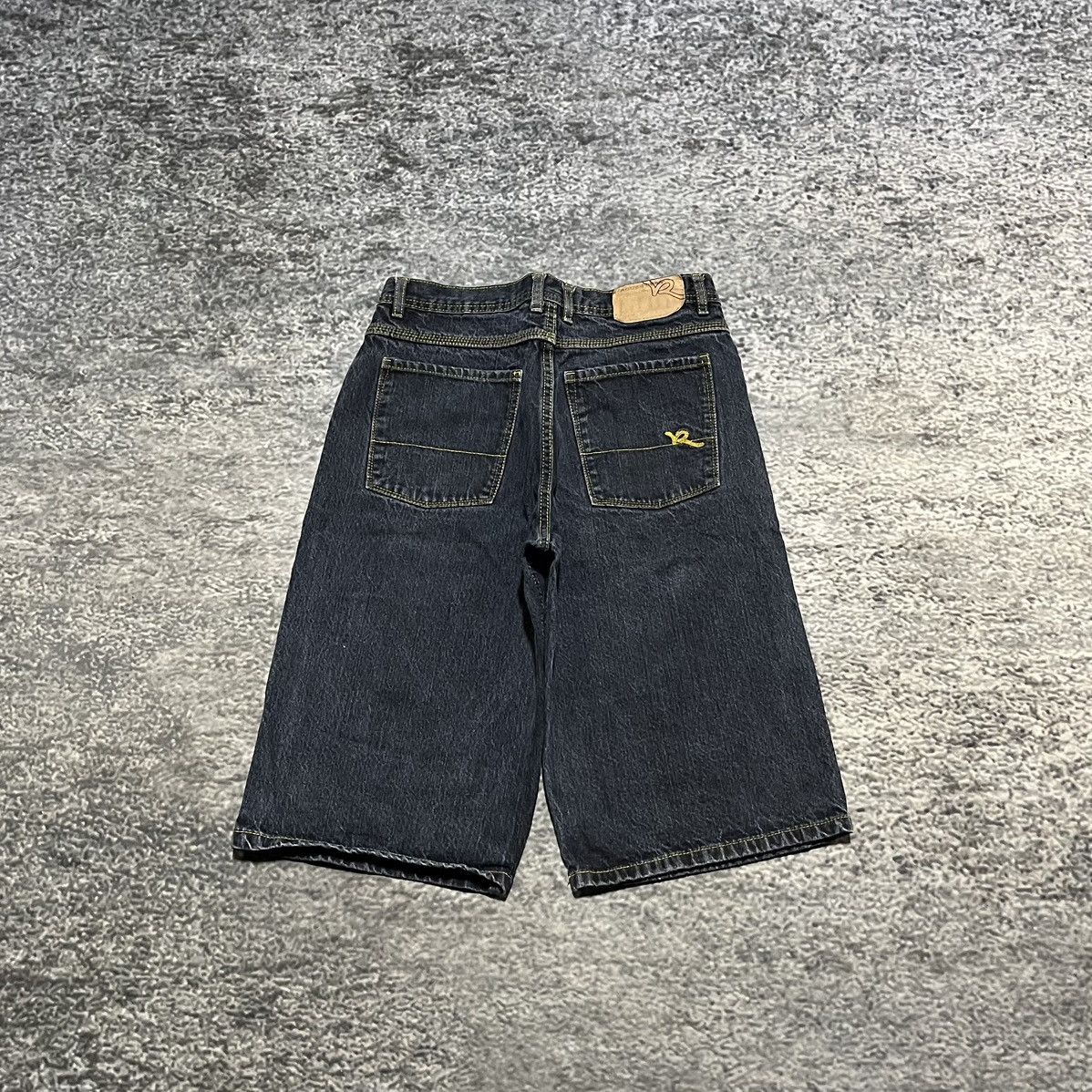 Rocawear VINTAGE Y2K ROCAWEAR BAGGY JORTS GRUNGE SKATER SHORTS SZ 29 Size US 29 - 1 Thumbnail