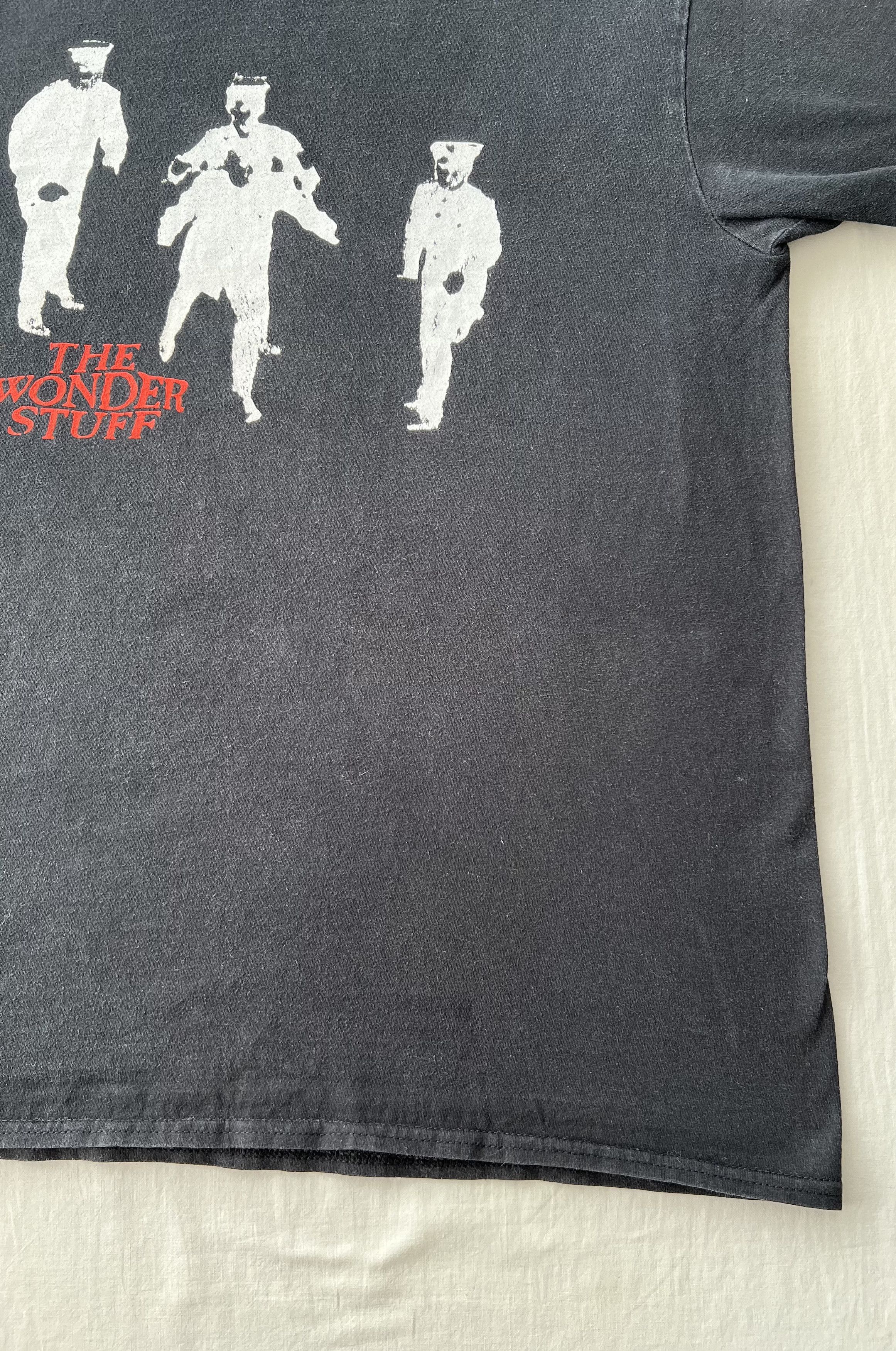 Band Tees Vintage 2000s The Wonder Stuff Groovers Back on Manoeuvres Size US L / EU 52-54 / 3 - 8 Thumbnail