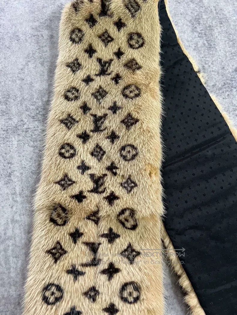 Louis Vuitton Louis Vuitton Mink patchwork scarf Size ONE SIZE - 3 Thumbnail